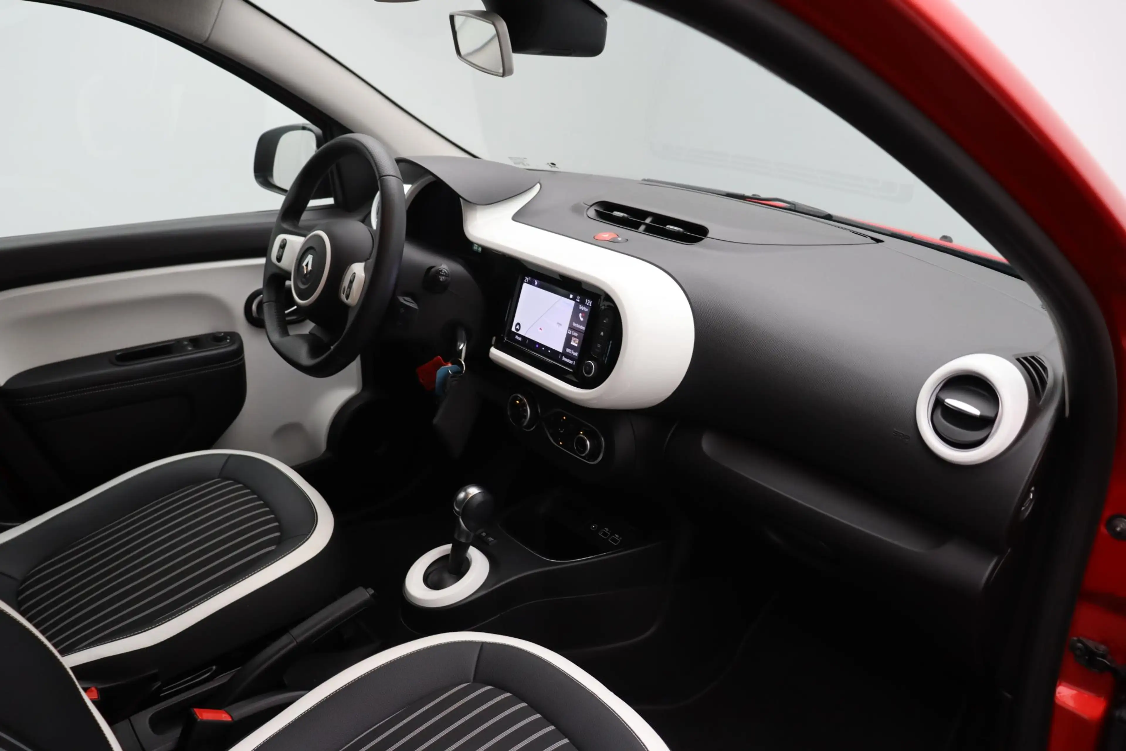 Renault Twingo Z.E. R80 Techno | 89% SOH | Stoelverwarming | Navi — photo 15