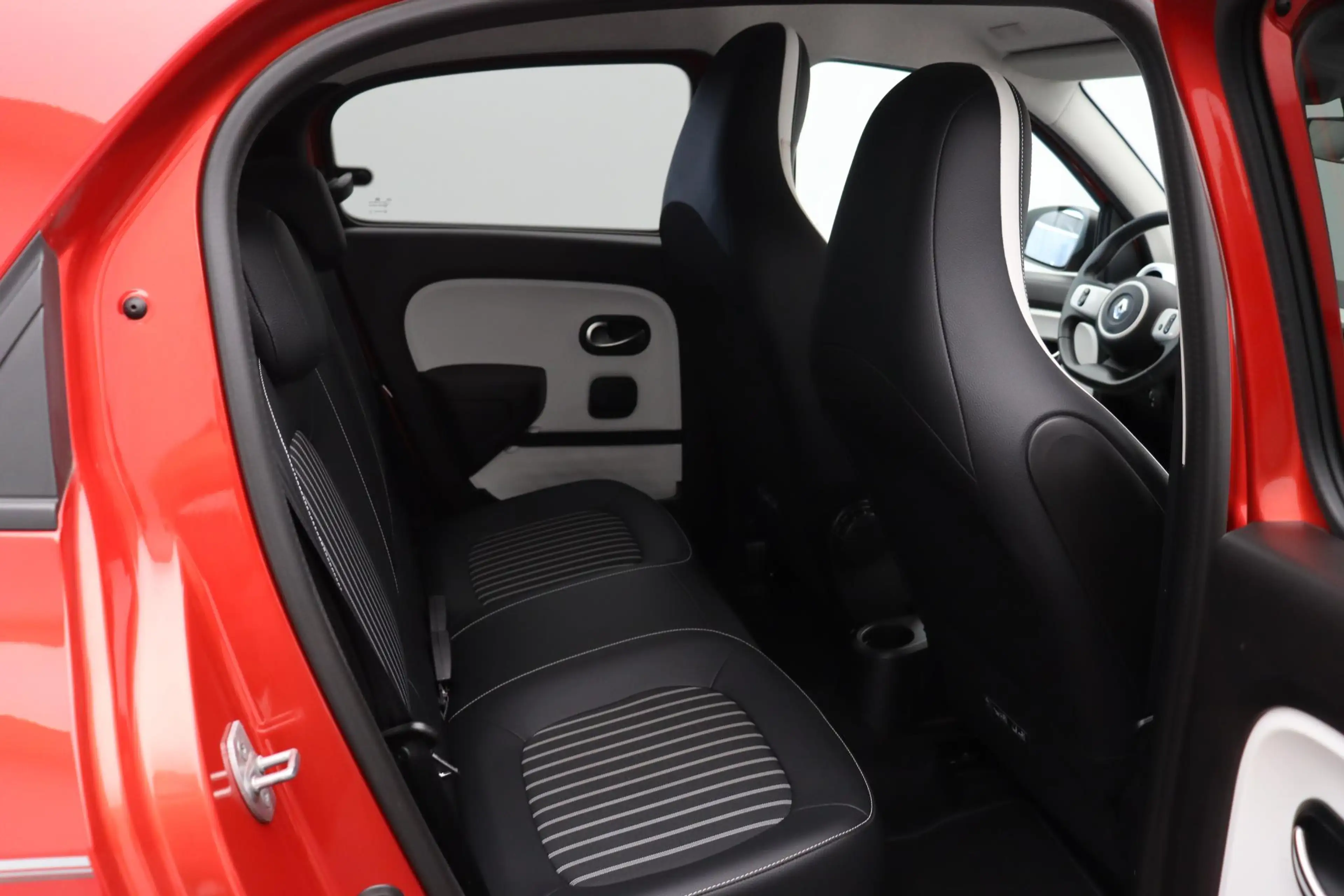 Renault Twingo Z.E. R80 Techno | 89% SOH | Stoelverwarming | Navi — photo 13