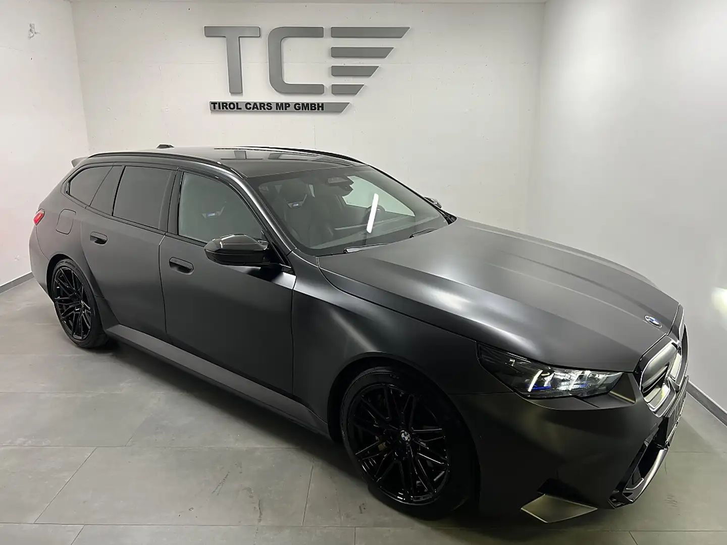 BMW M5 Touring, Ultimate Paket, AHK, Frozen, Keramik, ... Grau - 1