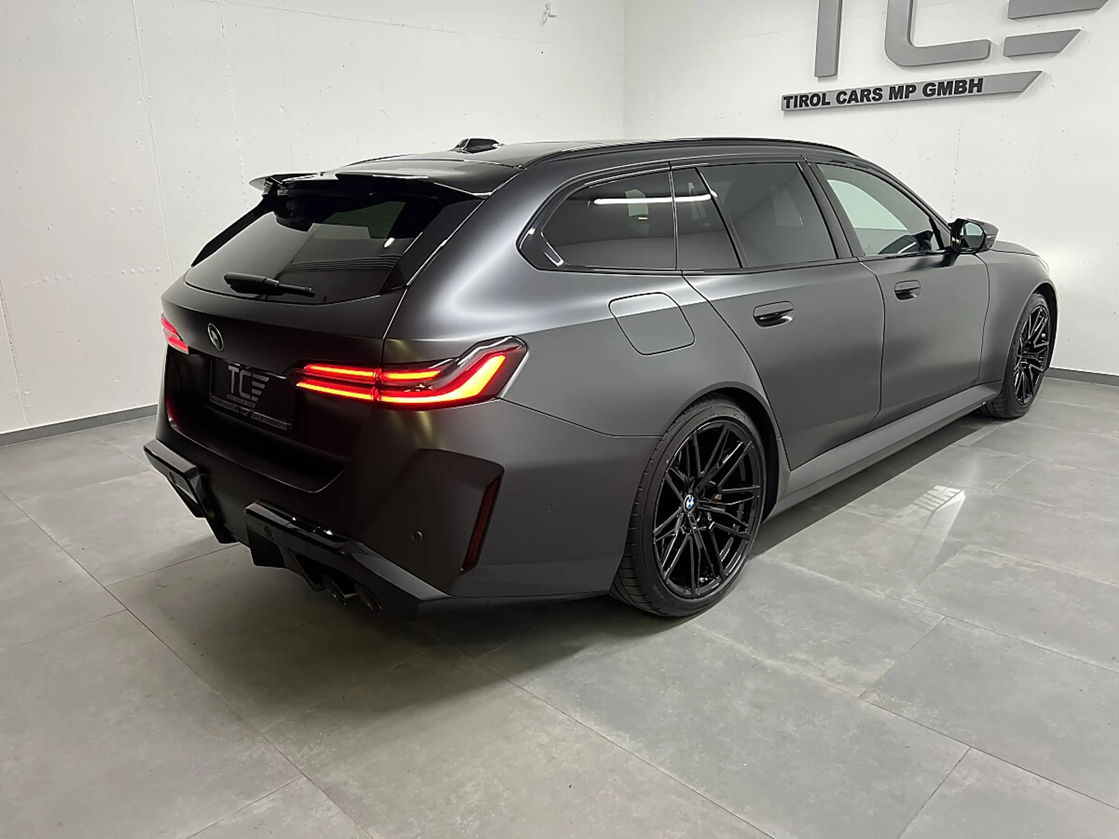BMW M5 Touring, Ultimate Paket, AHK, Frozen, Keramik, ... — photo 8