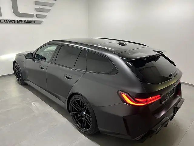 BMW M5 view 6
