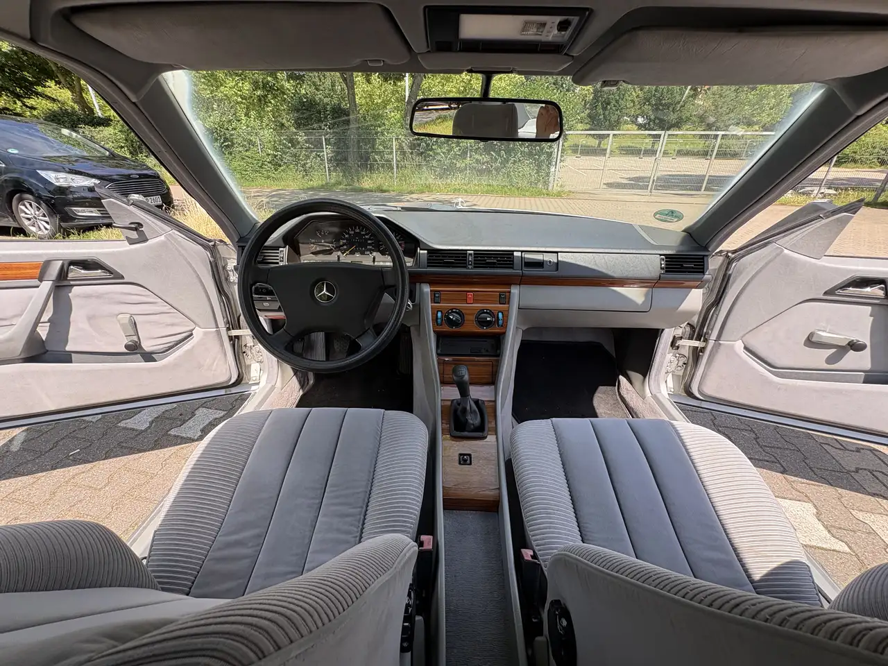 Mercedes-Benz CE 230 Oldtimer, foto 10