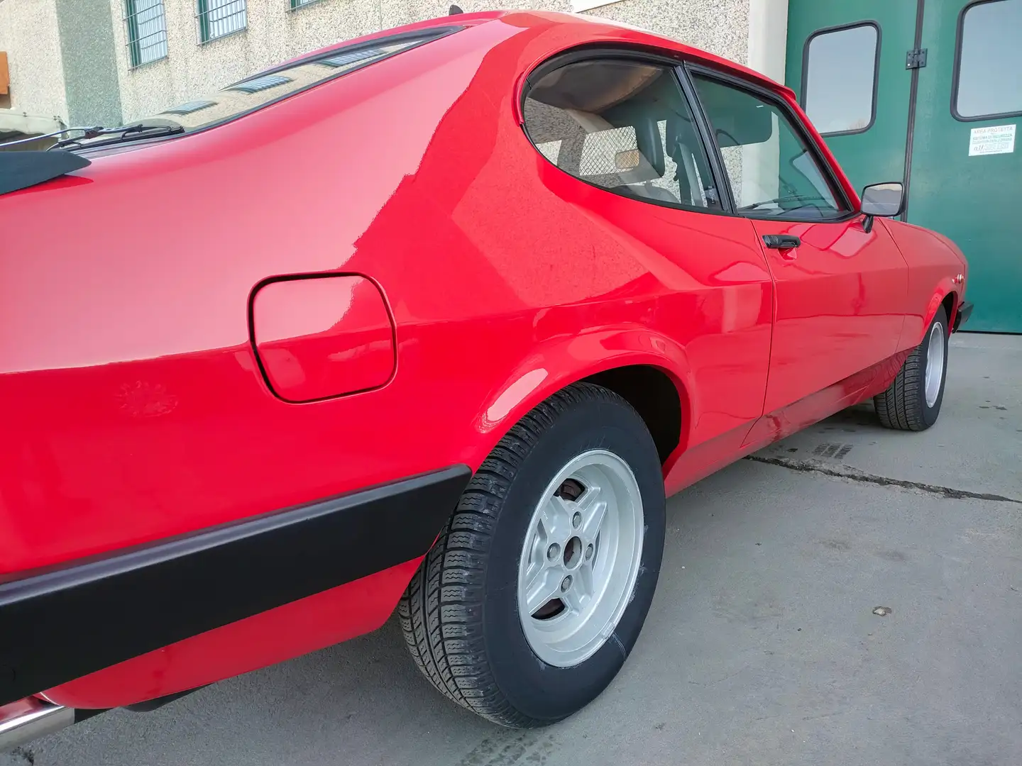 Ford Capri 2000 v6 Rojo - 2