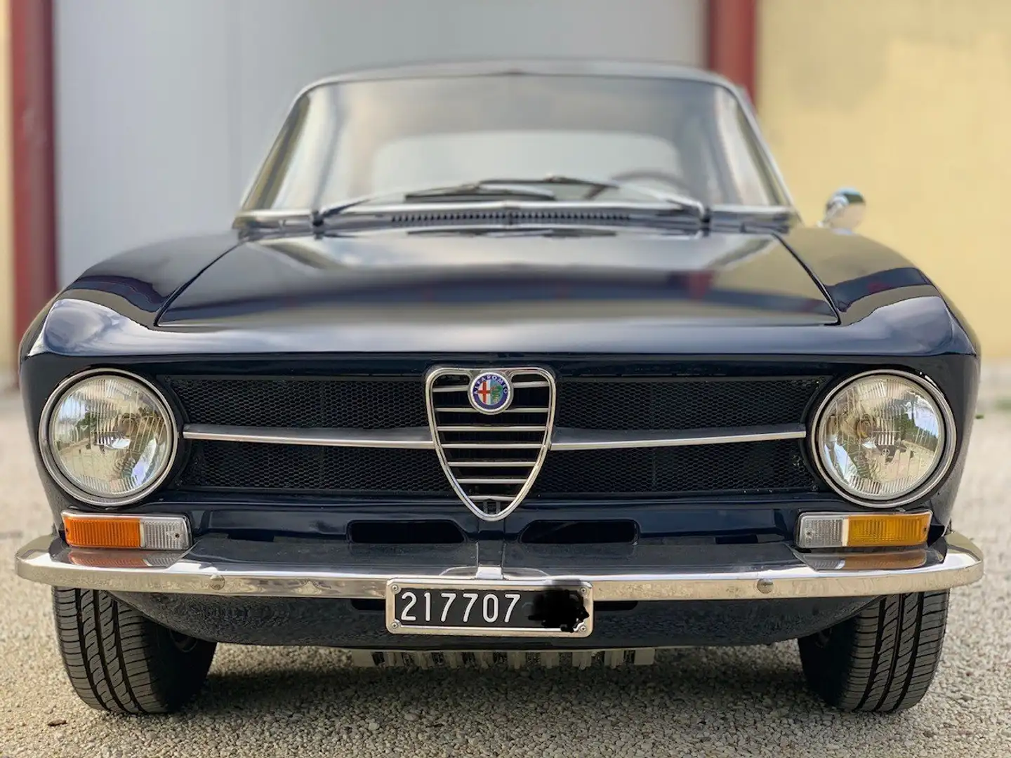 Alfa Romeo GT 1300 Junior - 1