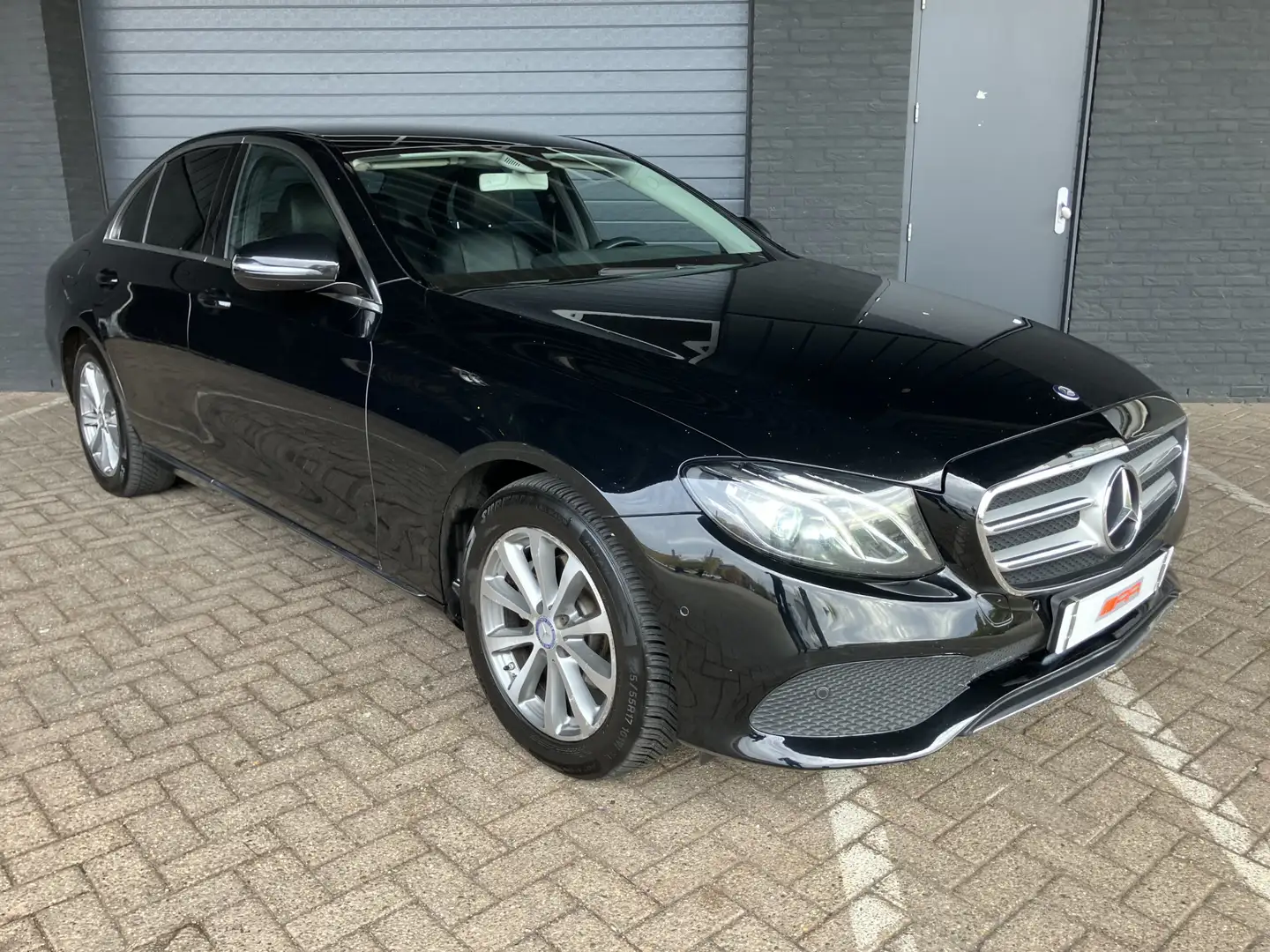 Mercedes-Benz E 200 d XENON-LED-LEDER Zwart - 1