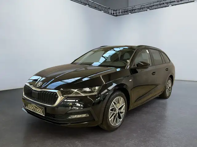 Skoda Octavia view 2