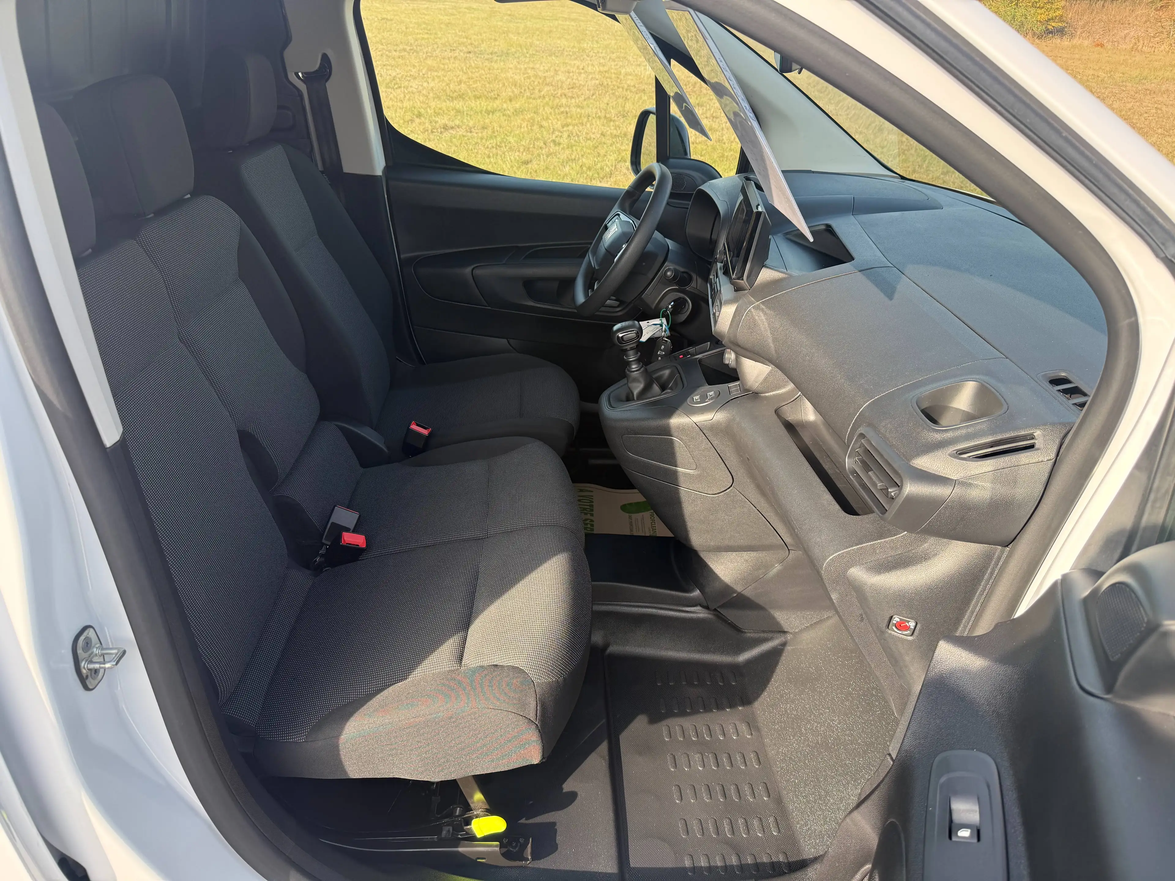 Peugeot Partner 102CH **Full 3Places Caméra Carplay Gps 14.250eHTVA** — photo 14