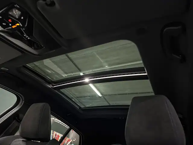 BMW 1 Series view 11