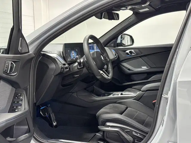BMW 1 Series view 9
