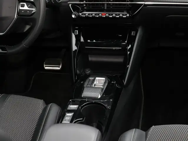 Peugeot 2008 view 10