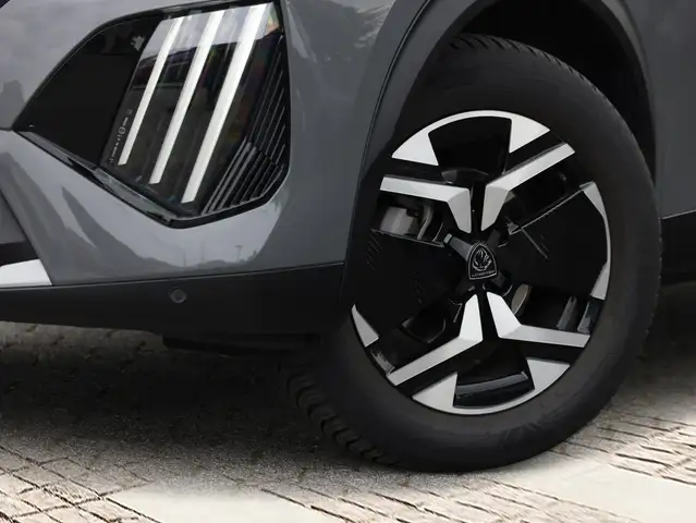 Peugeot 2008 view 5