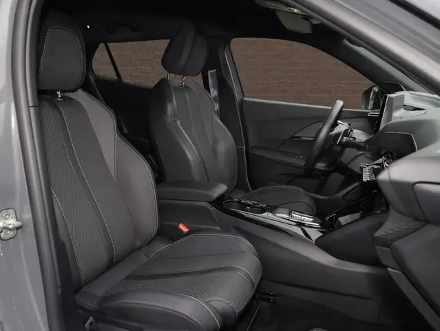 Peugeot 2008 view 8