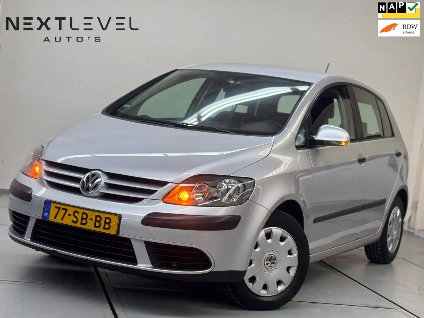 Volkswagen Golf Plus 1.6 FSI Comfortline 2e Eigen Cruise Airco Trekhaak Grijs - 1