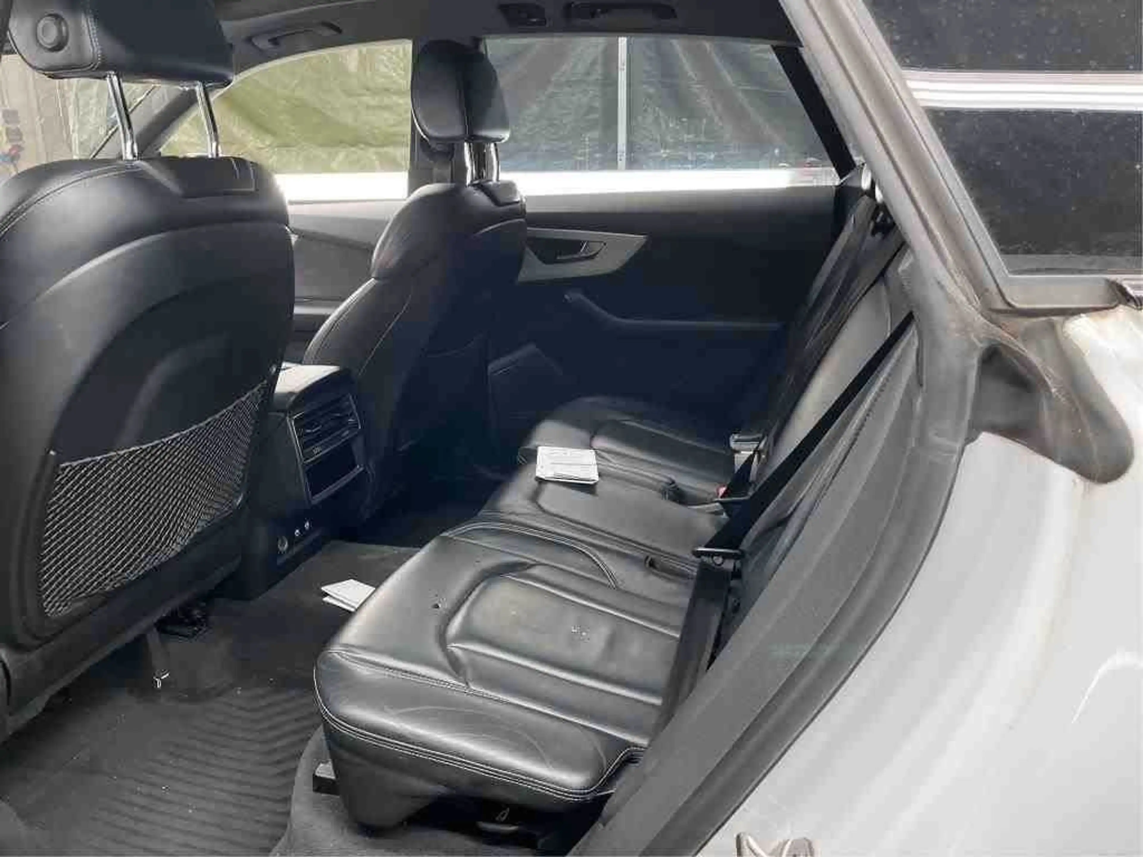 Audi Q8 50 TDI quattro S-Line*Panorama* — photo 10