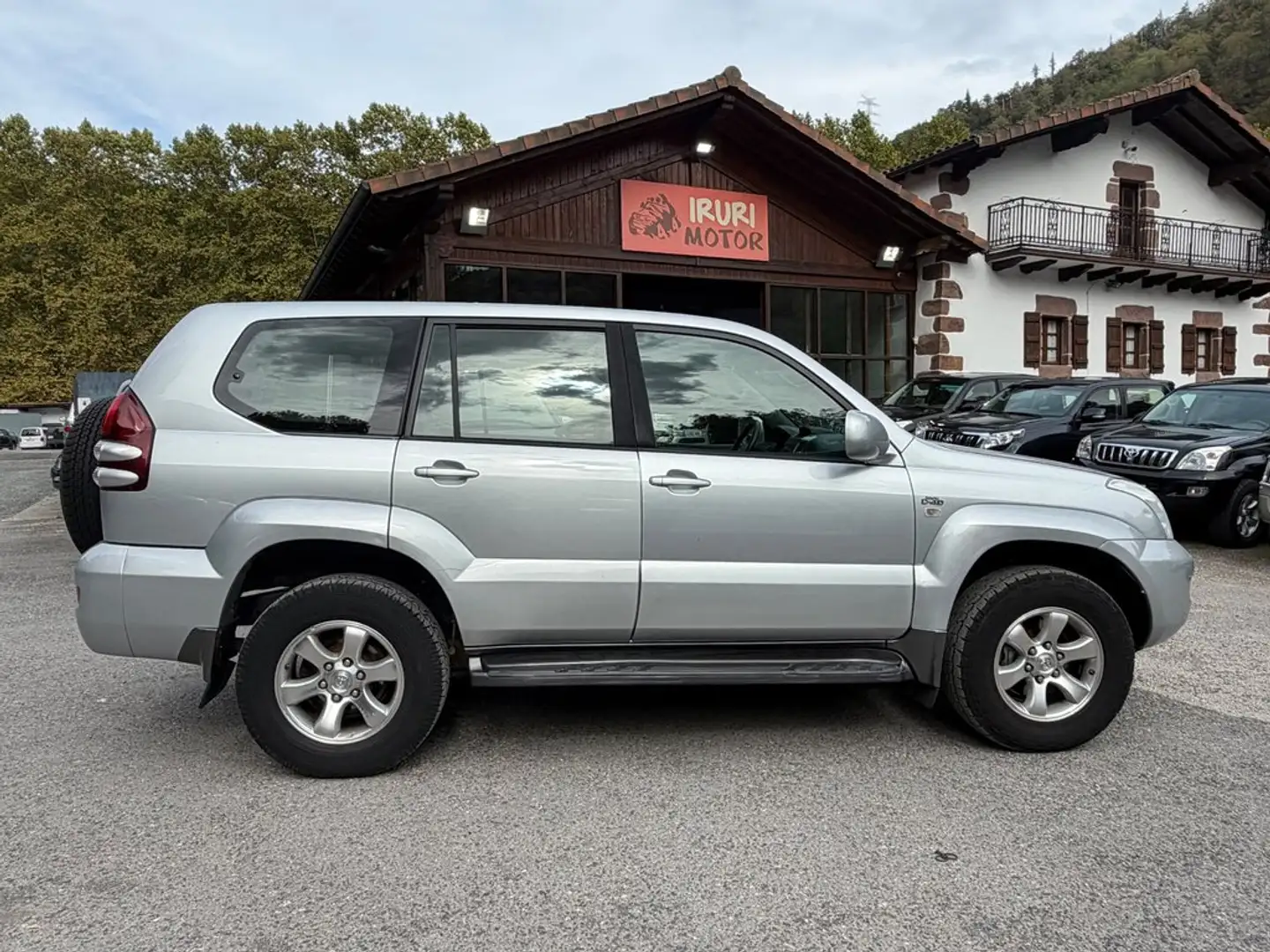 Toyota Land Cruiser 3.0 D-4D VX Gris - 1