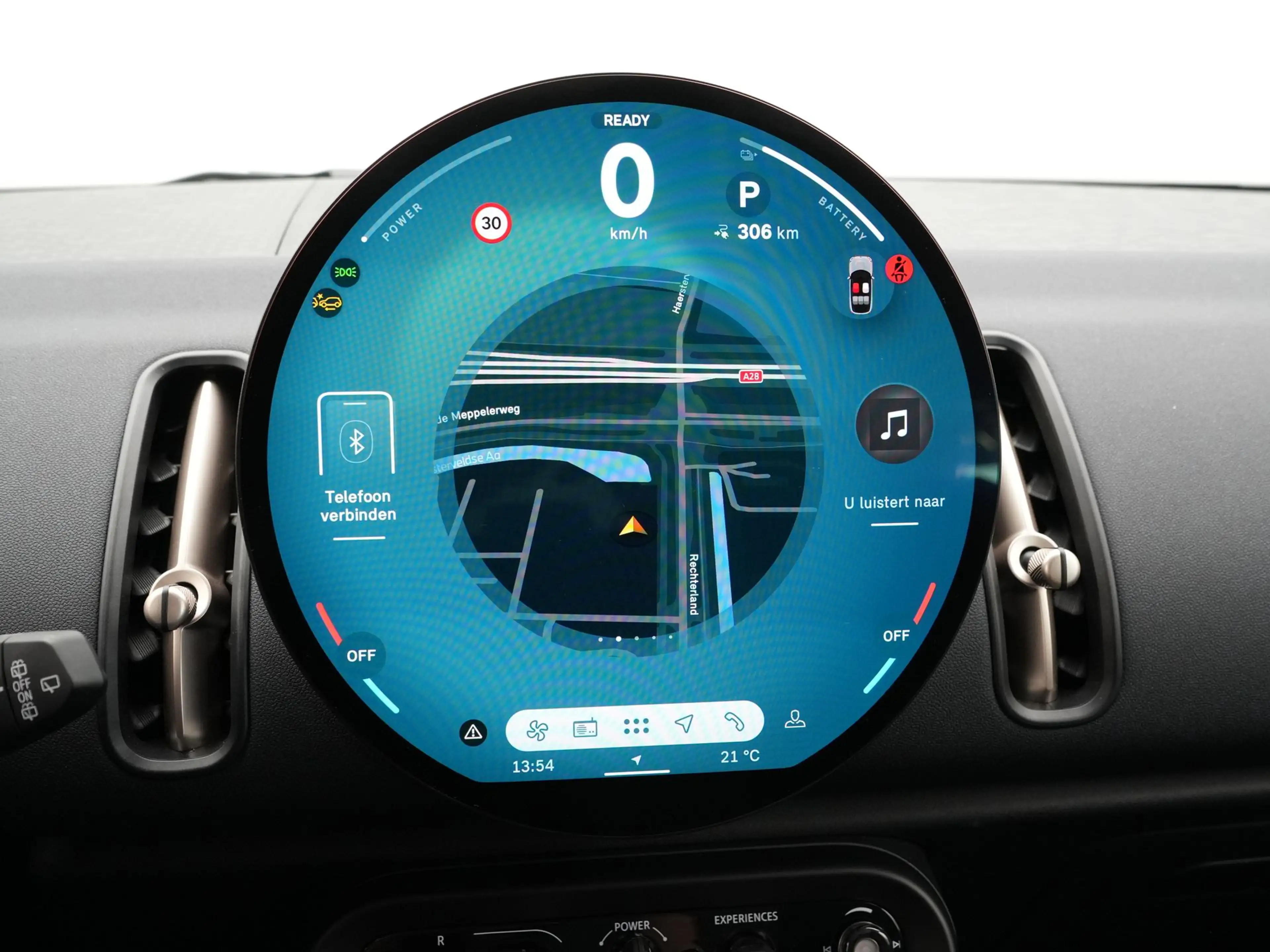MINI Countryman E Essential — photo 3