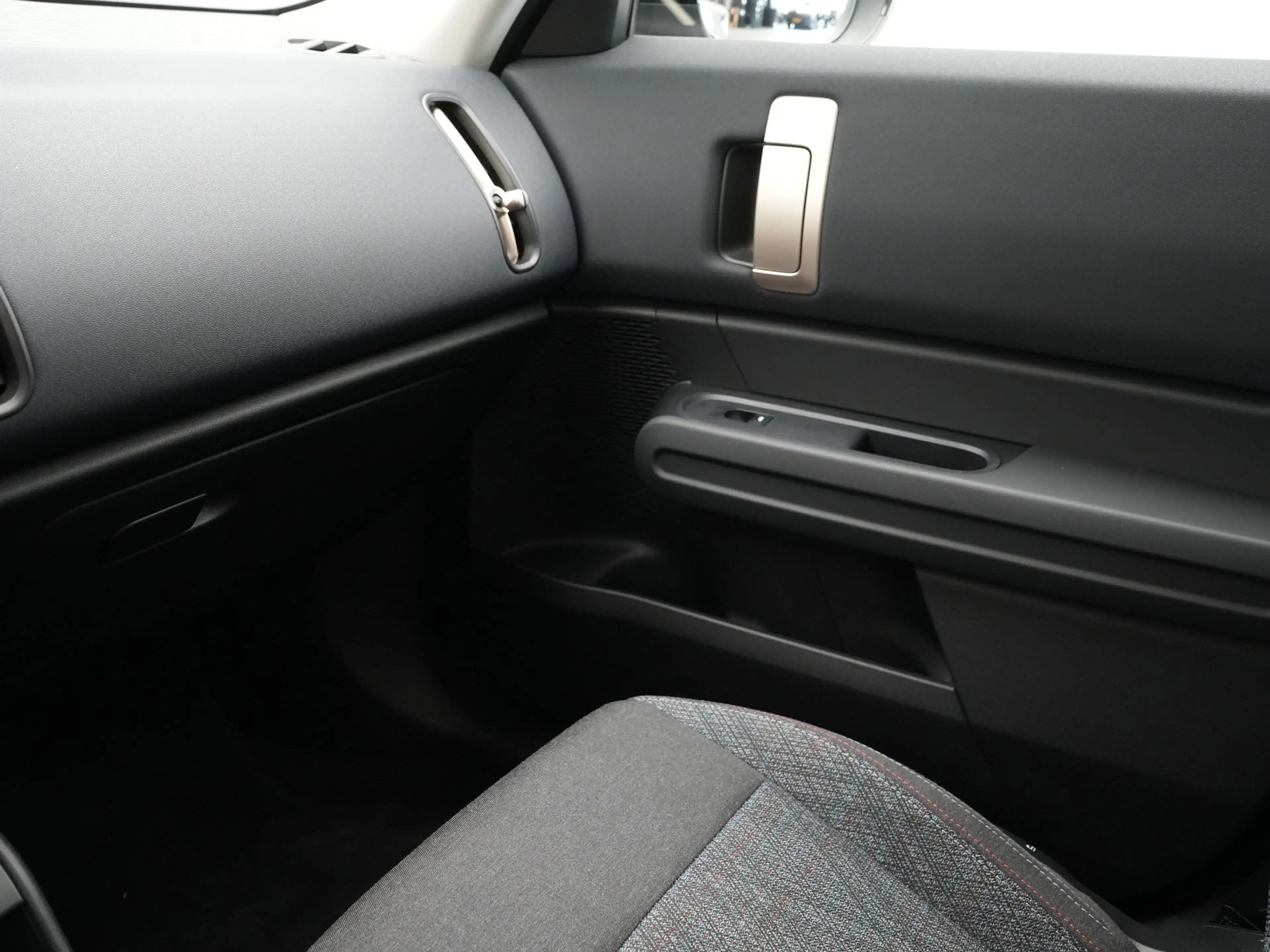 MINI Countryman E Essential — photo 14