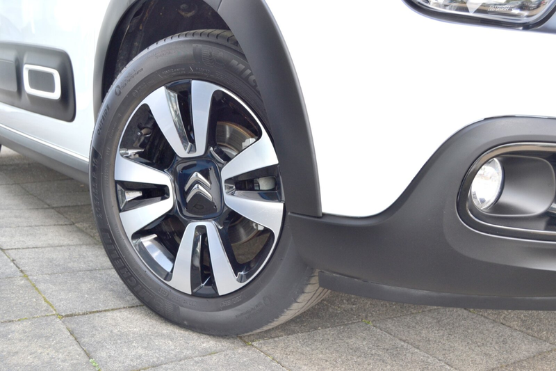 Citroen C3 C3 1,2 Shine AutoAC LMF USB+DAB eFH LED PDC — photo 7