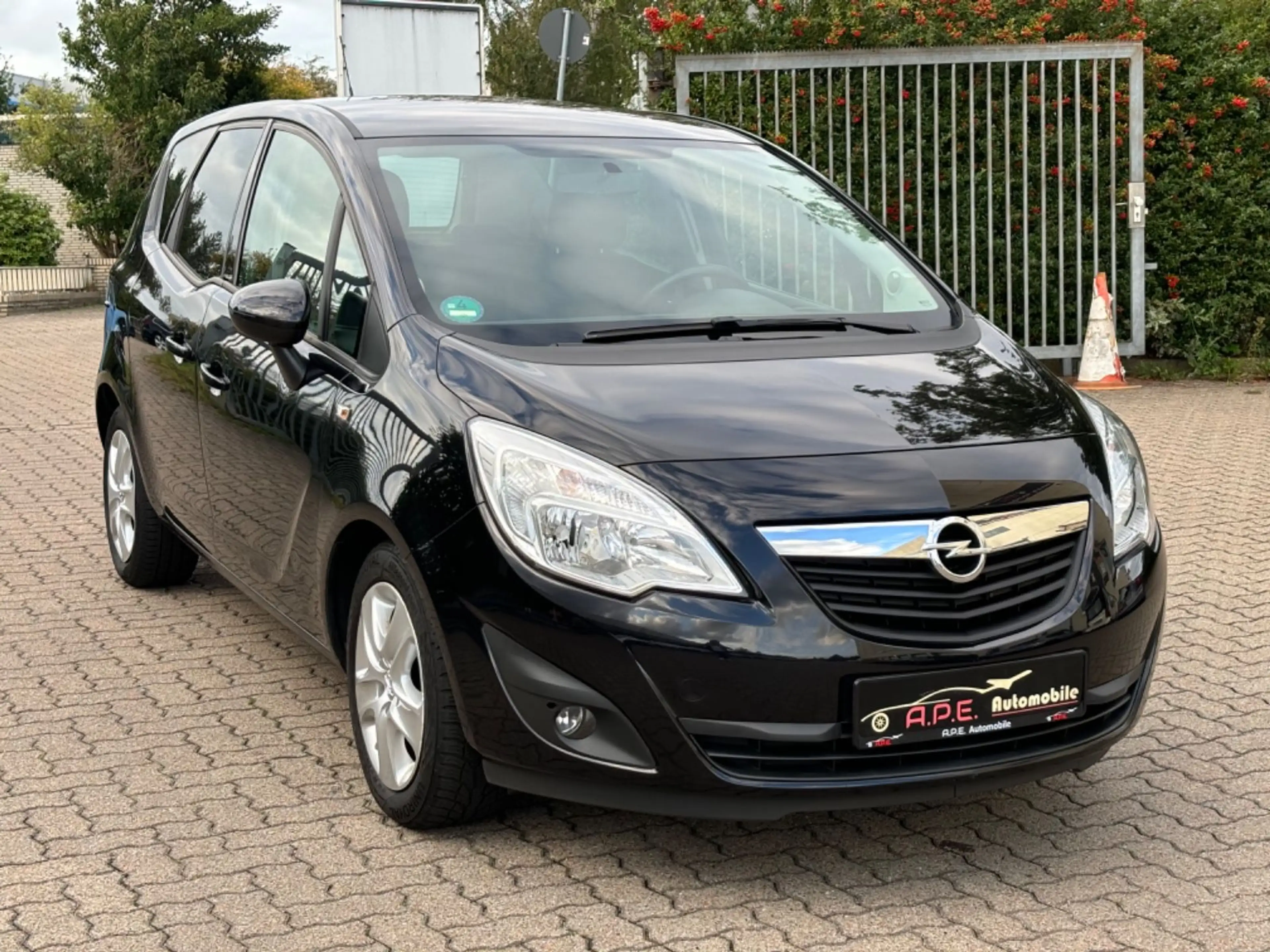 Opel Meriva B 1.4 Design Edition Klima TÜV NEU