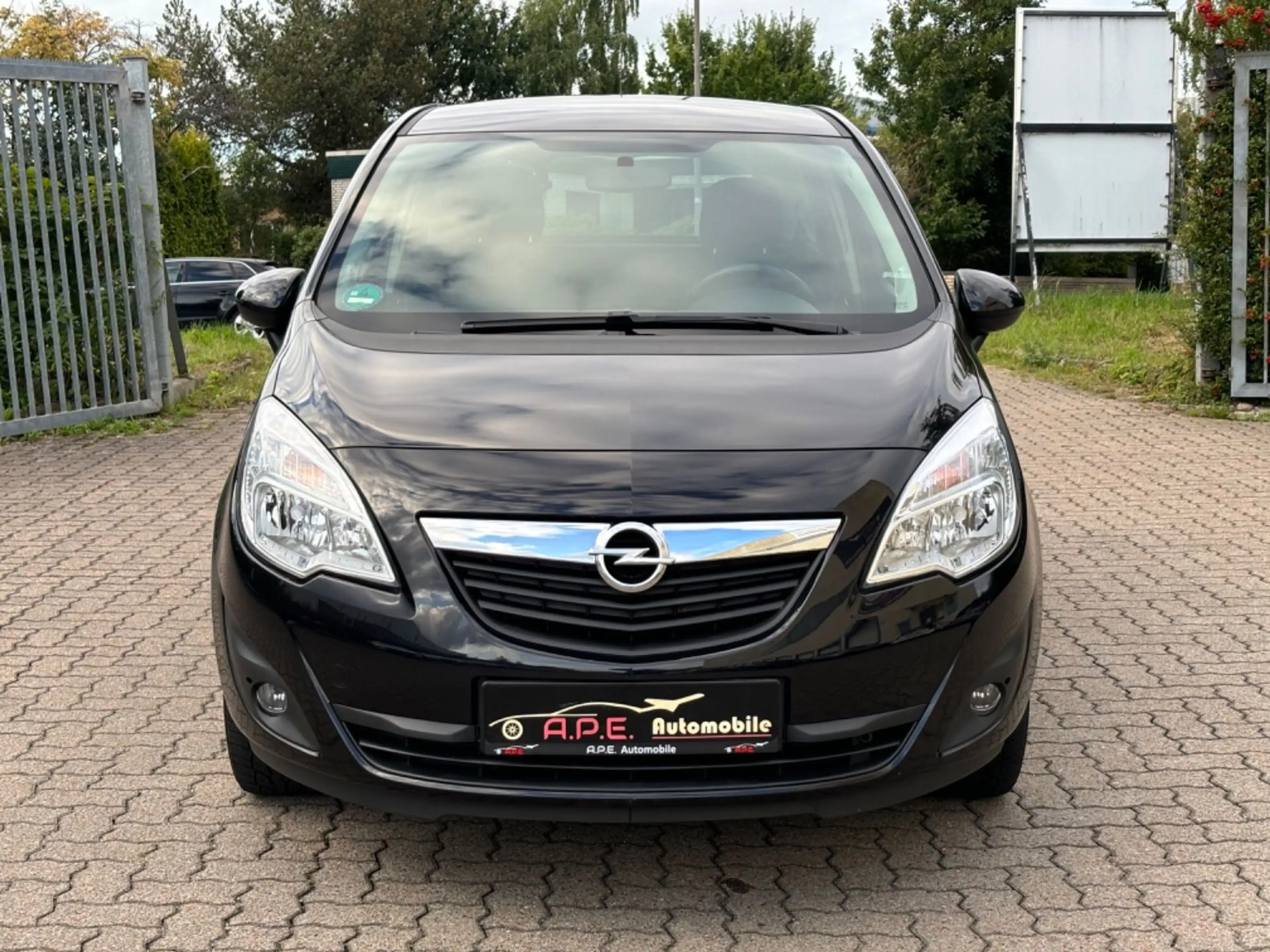 Opel Meriva B 1.4 Design Edition Klima TÜV NEU — photo 2