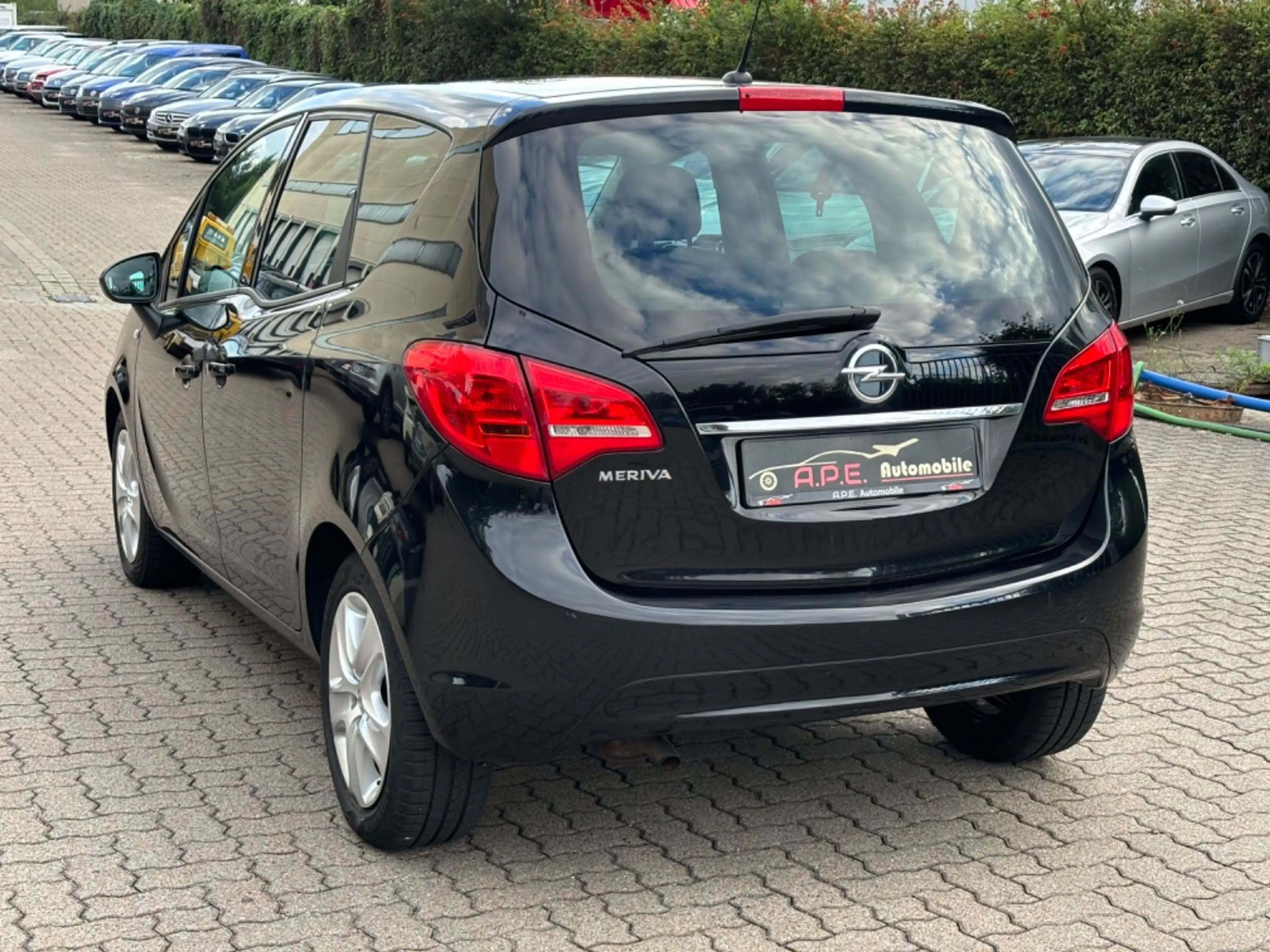 Opel Meriva B 1.4 Design Edition Klima TÜV NEU — photo 4