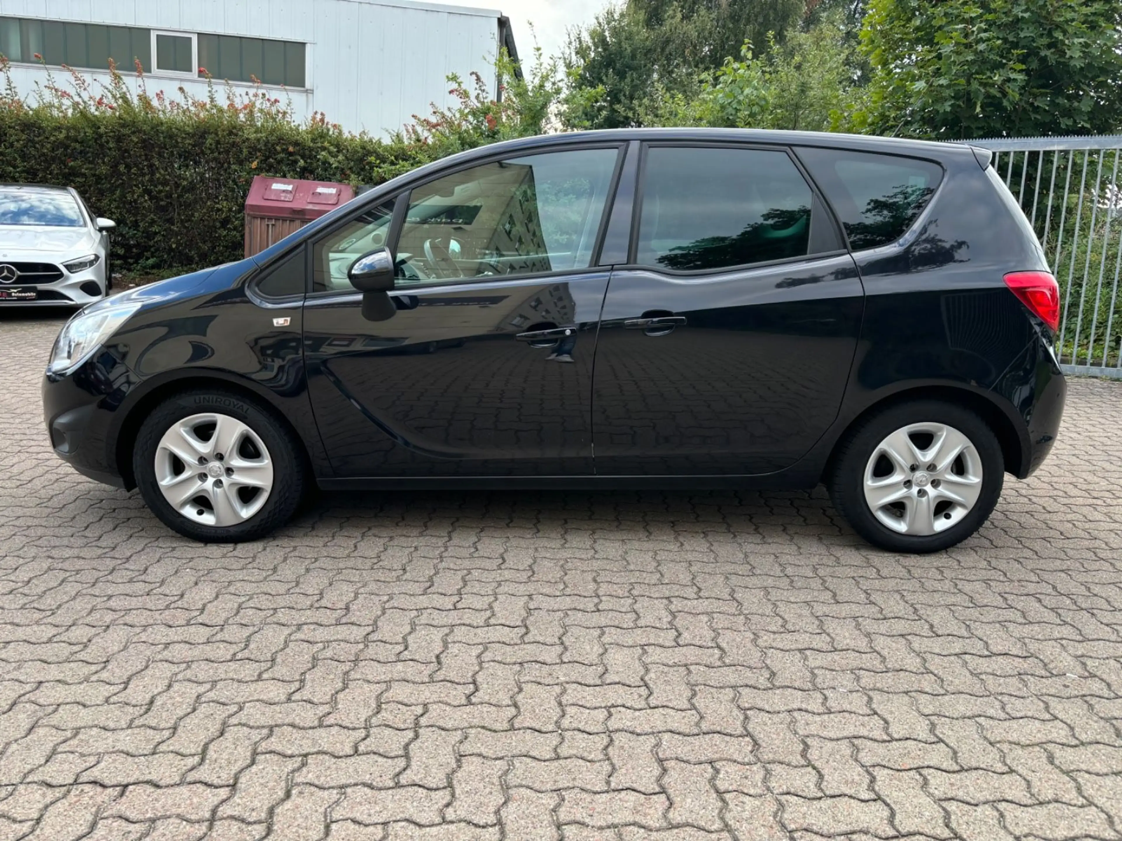 Opel Meriva B 1.4 Design Edition Klima TÜV NEU — photo 8
