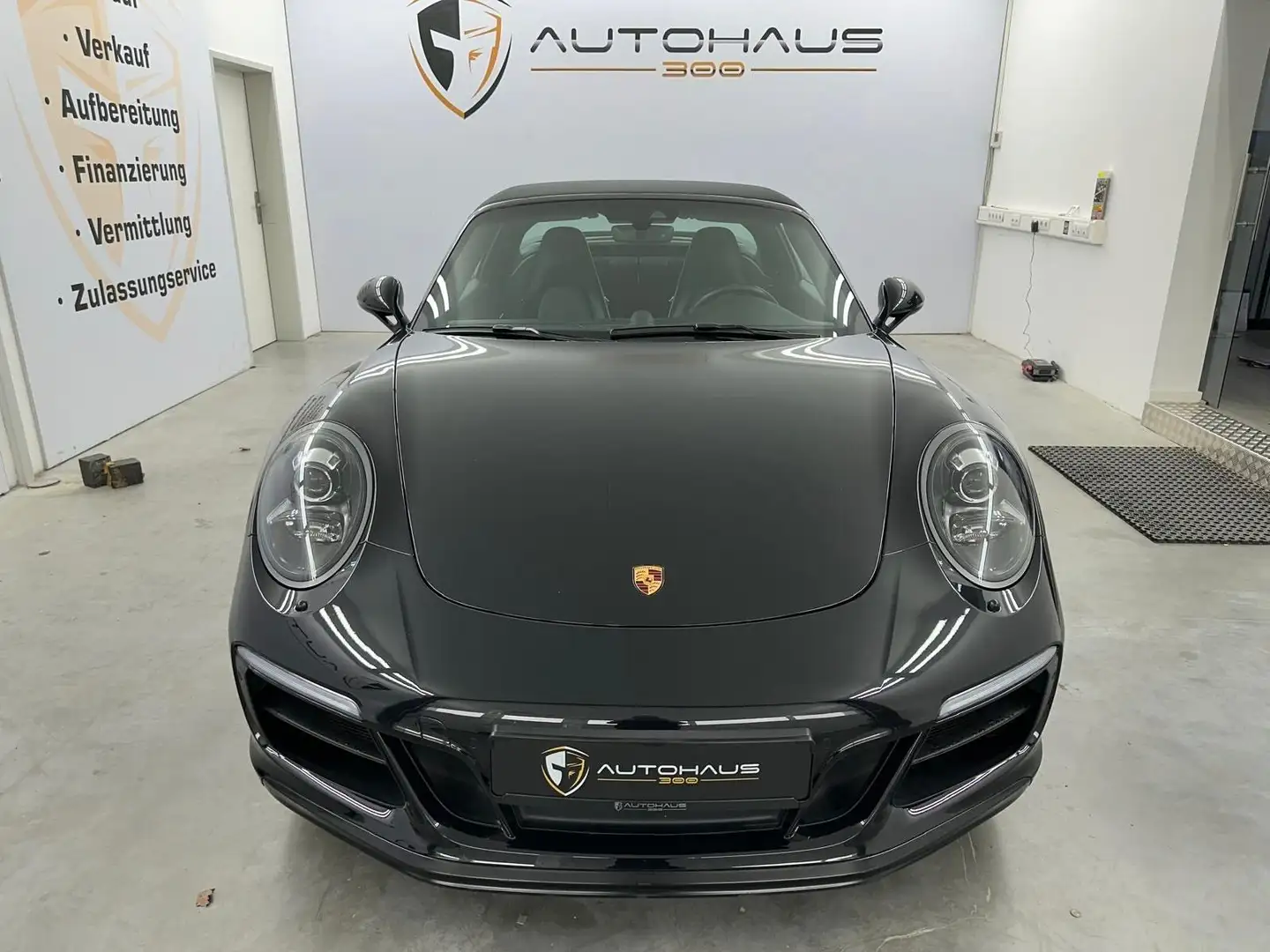 Porsche 911 Targa 4 GTS SPORT CHR NAVI RFK MFL SHZ KLIMA Schwarz - 2