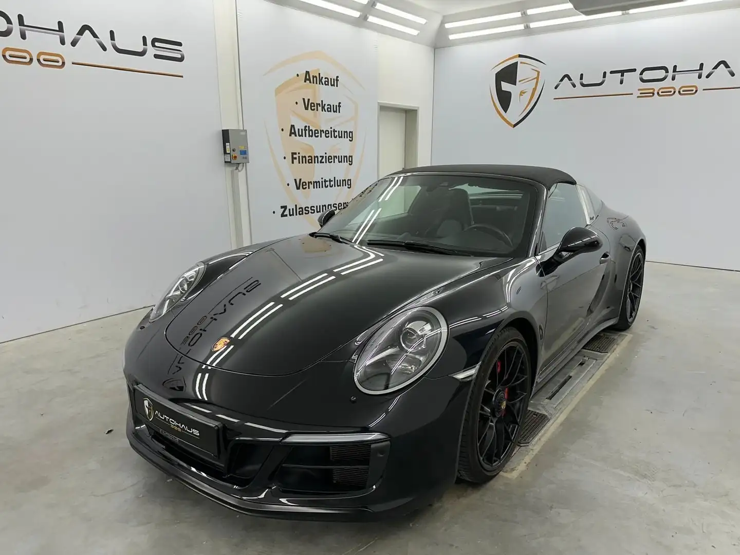 Porsche 911 Targa 4 GTS SPORT CHR NAVI RFK MFL SHZ KLIMA Schwarz - 1