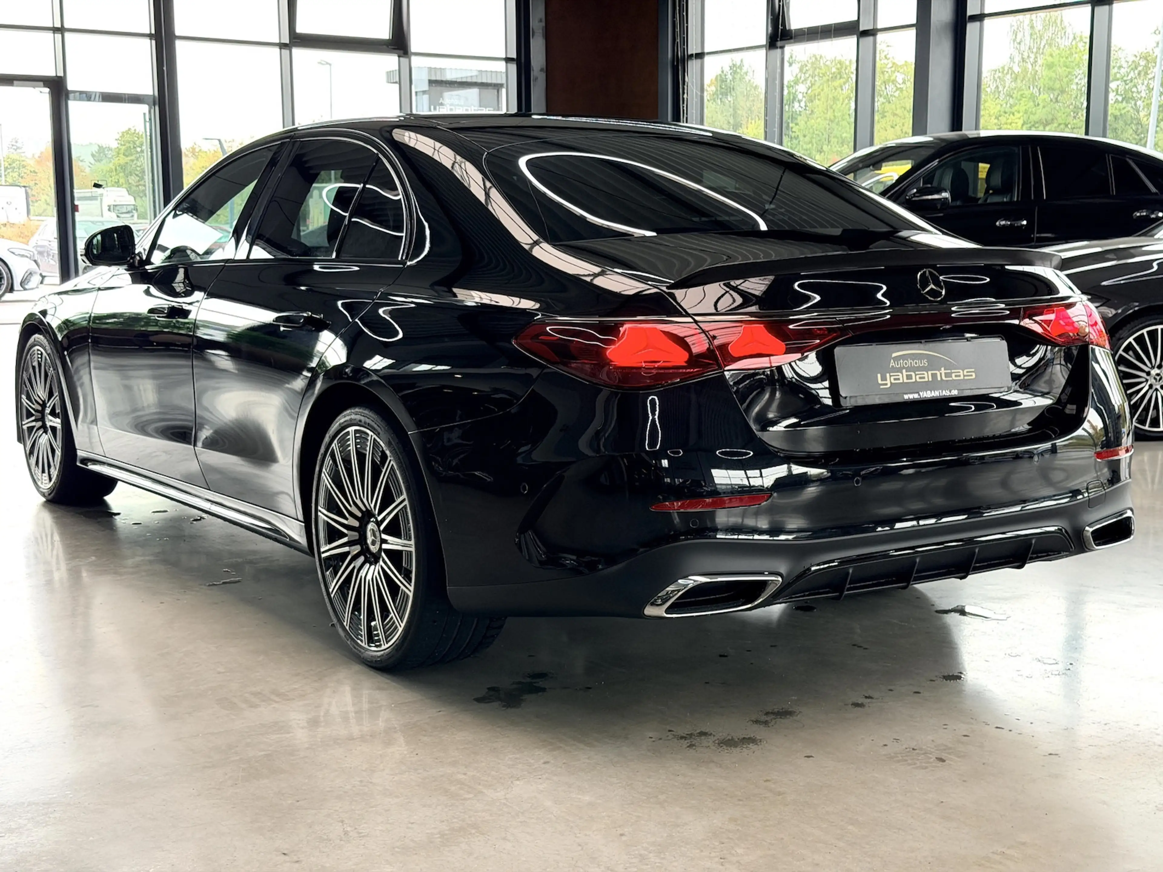 Mercedes-Benz E 450 4M AMG Night Advanced Plus DISTRONIC Pro 360°-K LE — photo 4