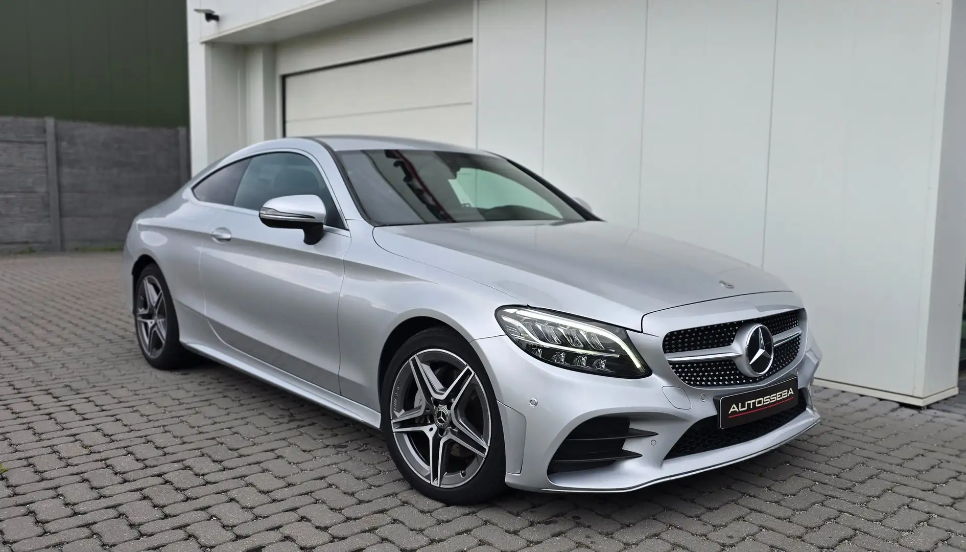 Mercedes-Benz C 220 d Coupe 9G-TRONIC AMG Line Grijs - 2