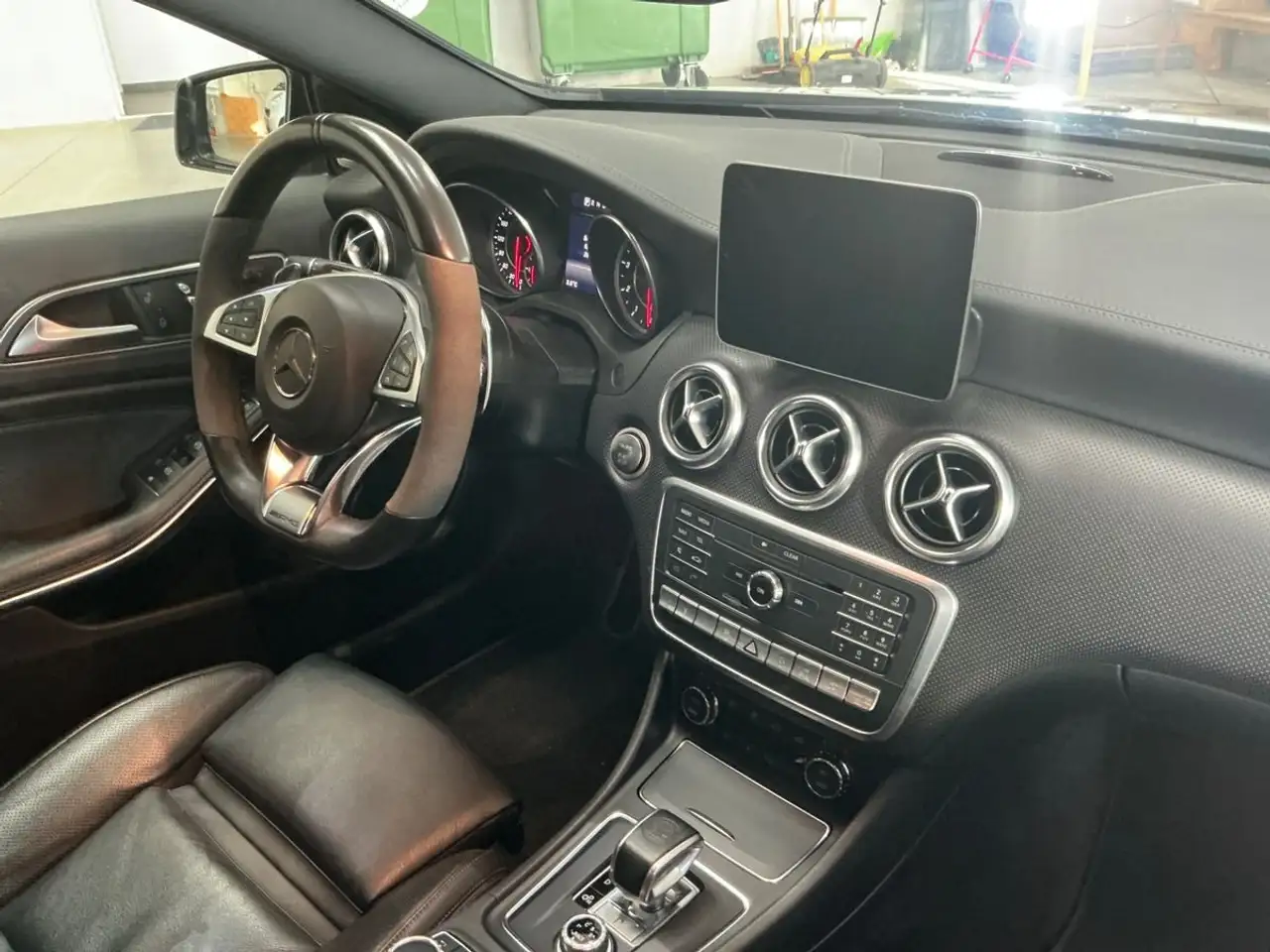 Mercedes-Benz A 45 AMG