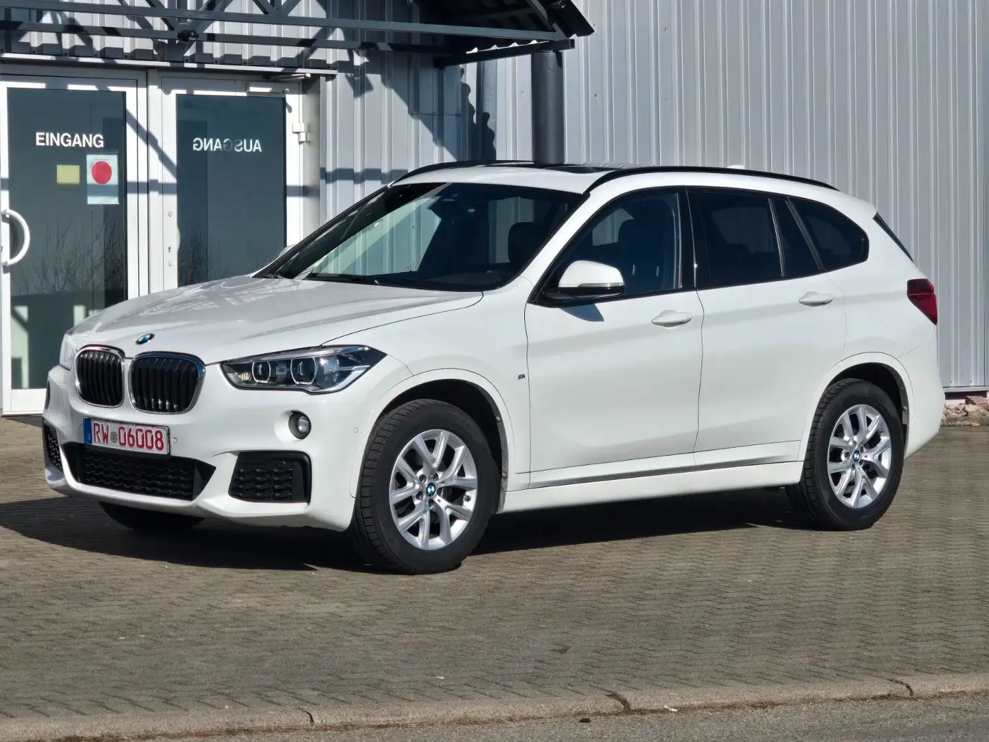 BMW X1 18 d M Sportpaket/NAVI/HEADUP/PANORAMA/KAMERA Blanc - 1
