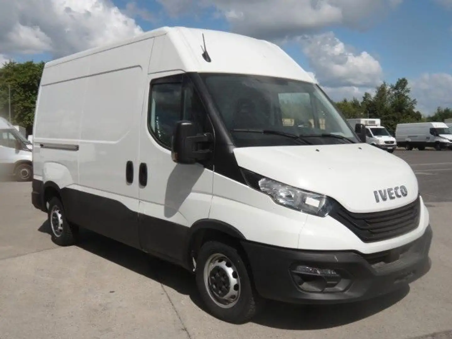 Iveco Daily Daily 35S14V RS3520 Weiß - 1