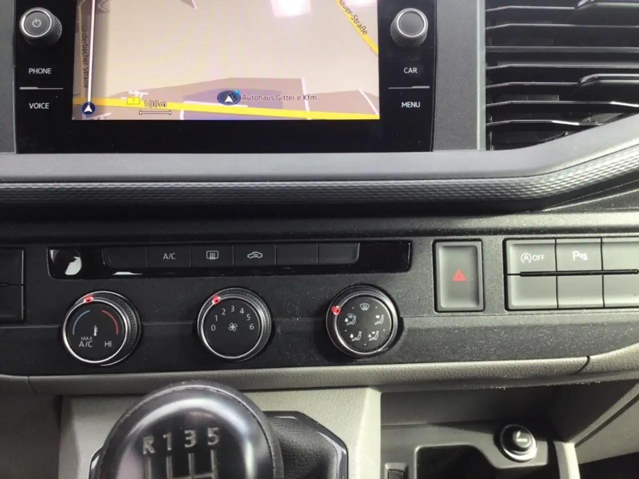 Volkswagen T6.1 Kombi AHK NAV LED KLIMA v+h PDC v+h L+S 17