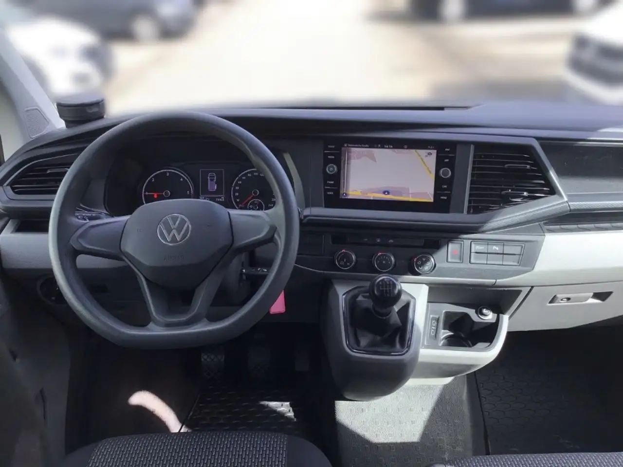 Volkswagen T6.1 Kombi AHK NAV LED KLIMA v+h PDC v+h L+S 10