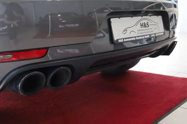 Porsche Macan view 7