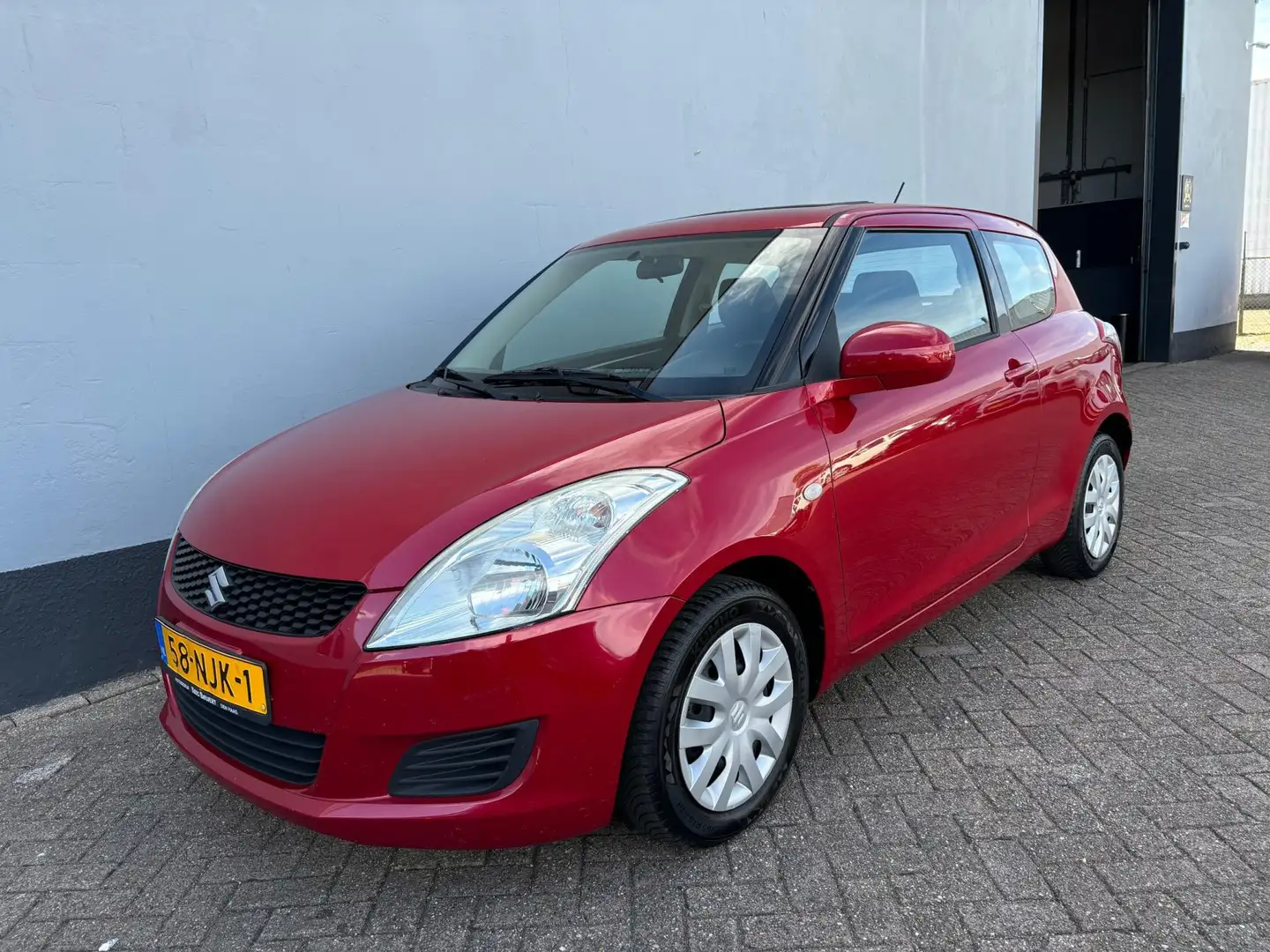 Suzuki Swift 1.2 Comfort - Airco - Elek. Kantel/Schuif Dak Rood - 1