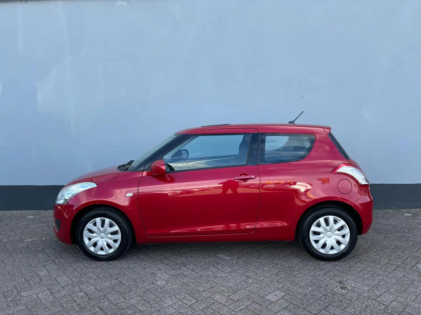 Suzuki Swift 1.2 Comfort - Airco - Elek. Kantel/Schuif Dak Rood - 2