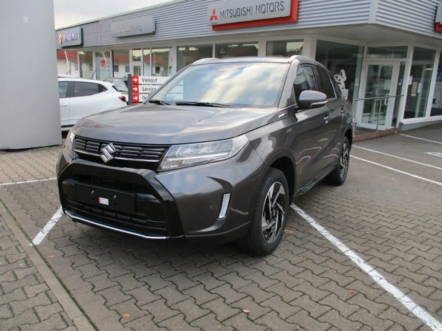 Suzuki Vitara 1,4 Comfort Plus Hybrid M/T Gris - 1