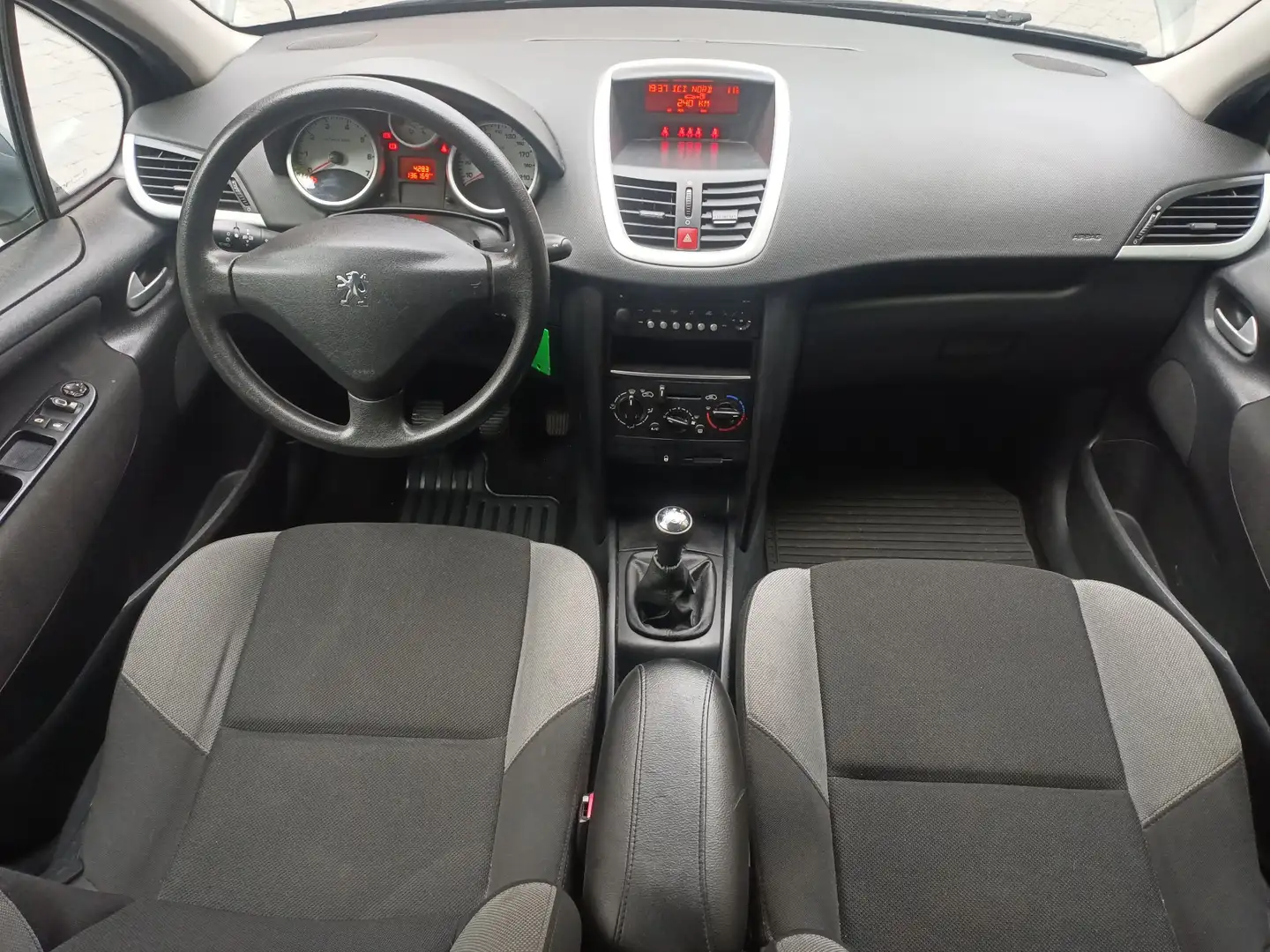 Peugeot 207 1.4 VTi 16V 95ch Premium Pack révision effectuée - 2