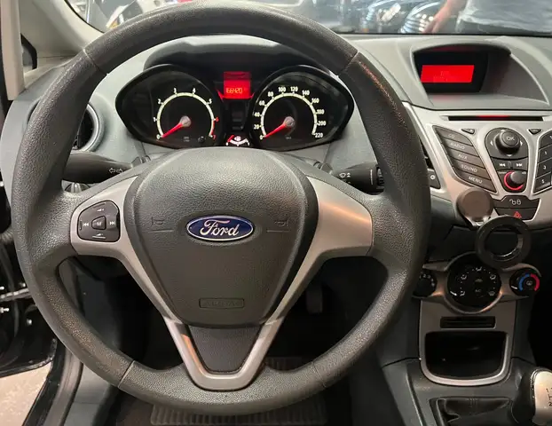 Ford Fiesta view 14