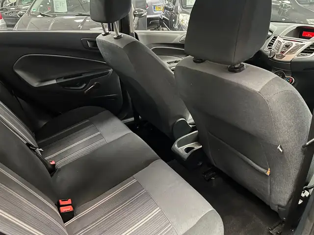 Ford Fiesta view 26