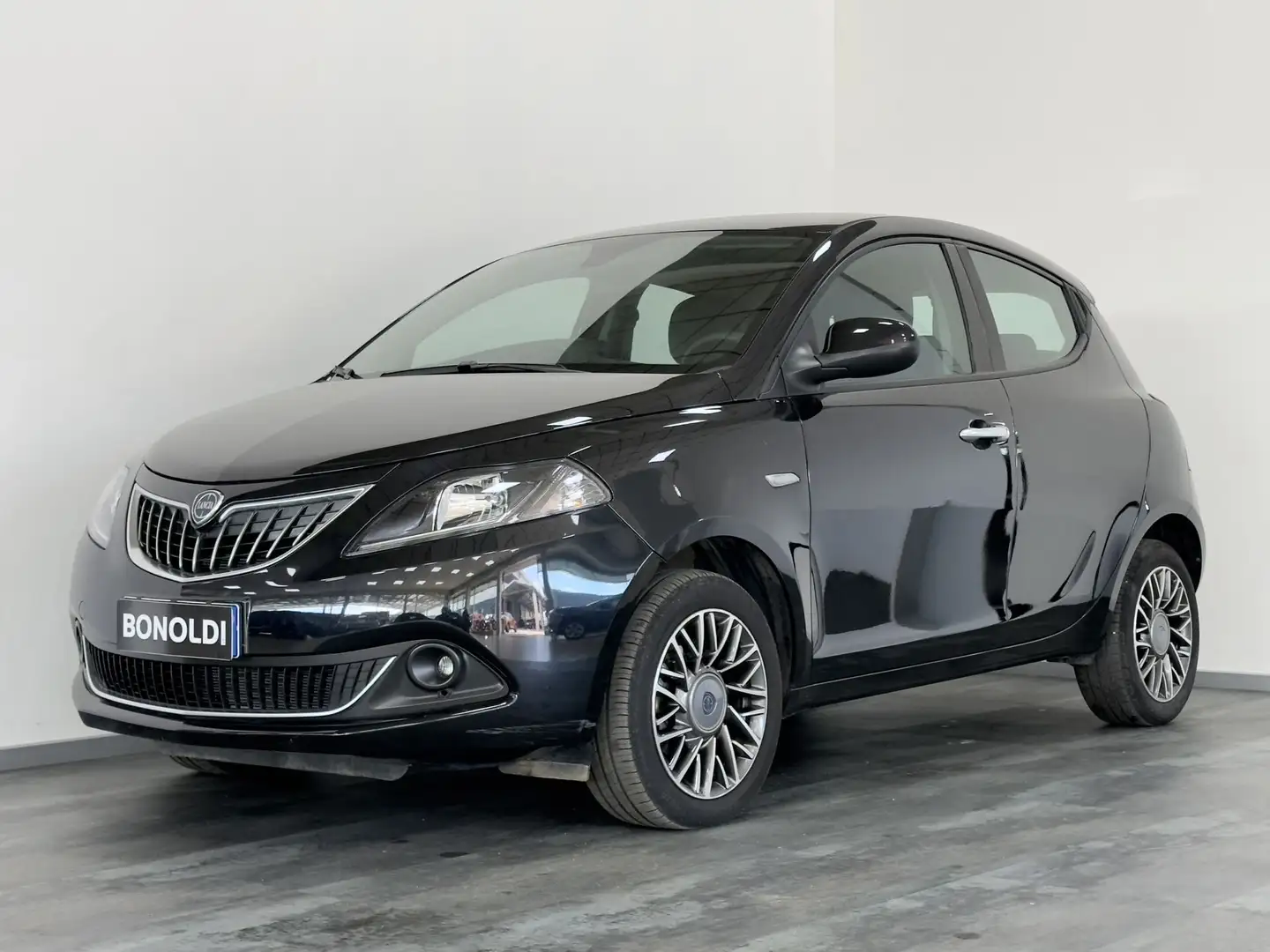 Lancia Ypsilon 1.0 FireFly 5 porte S&S Hybrid Platino Nero - 1