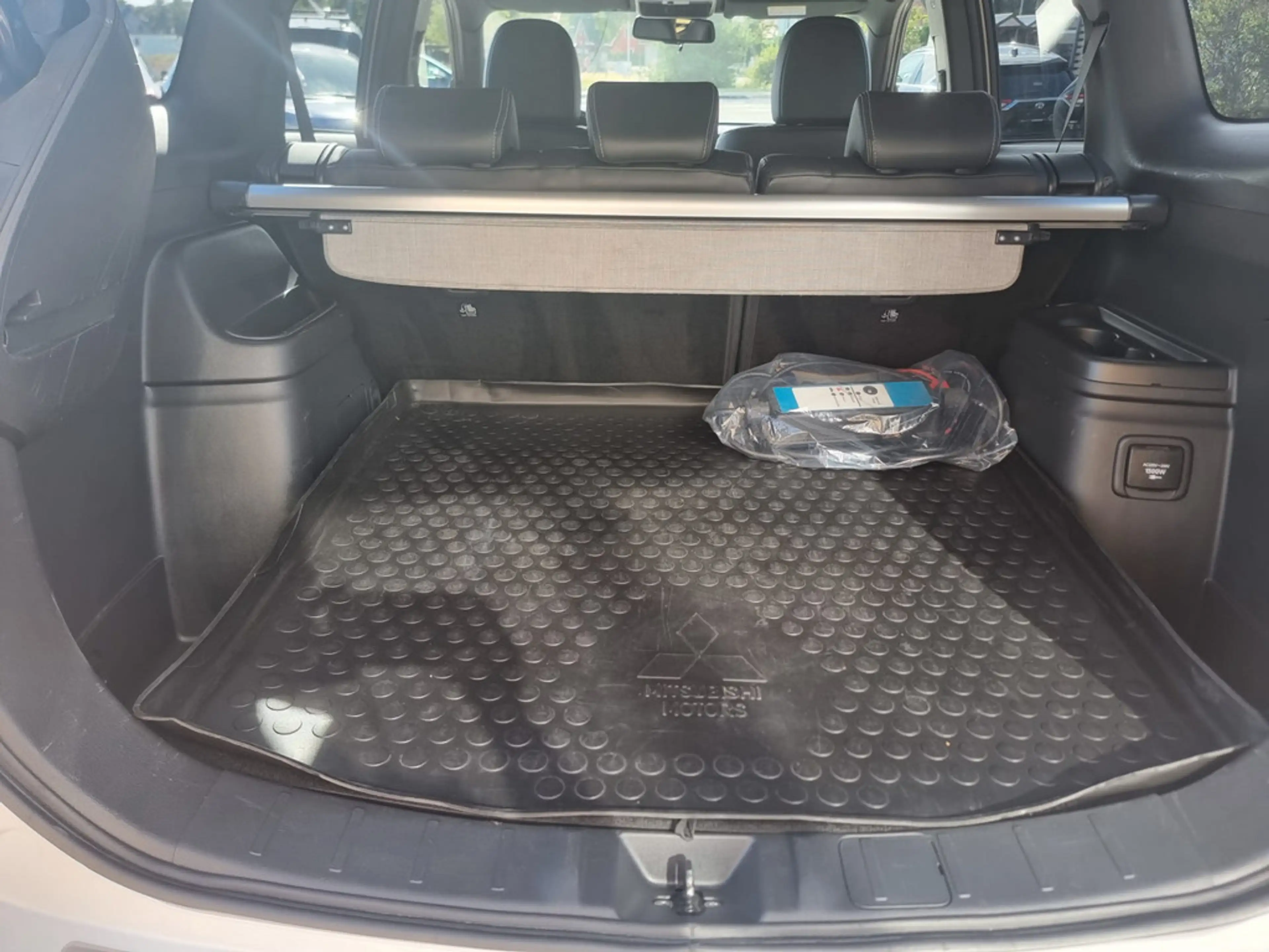 Mitsubishi Outlander 2.4 PHEV Plus Spirit 4WD — photo 9