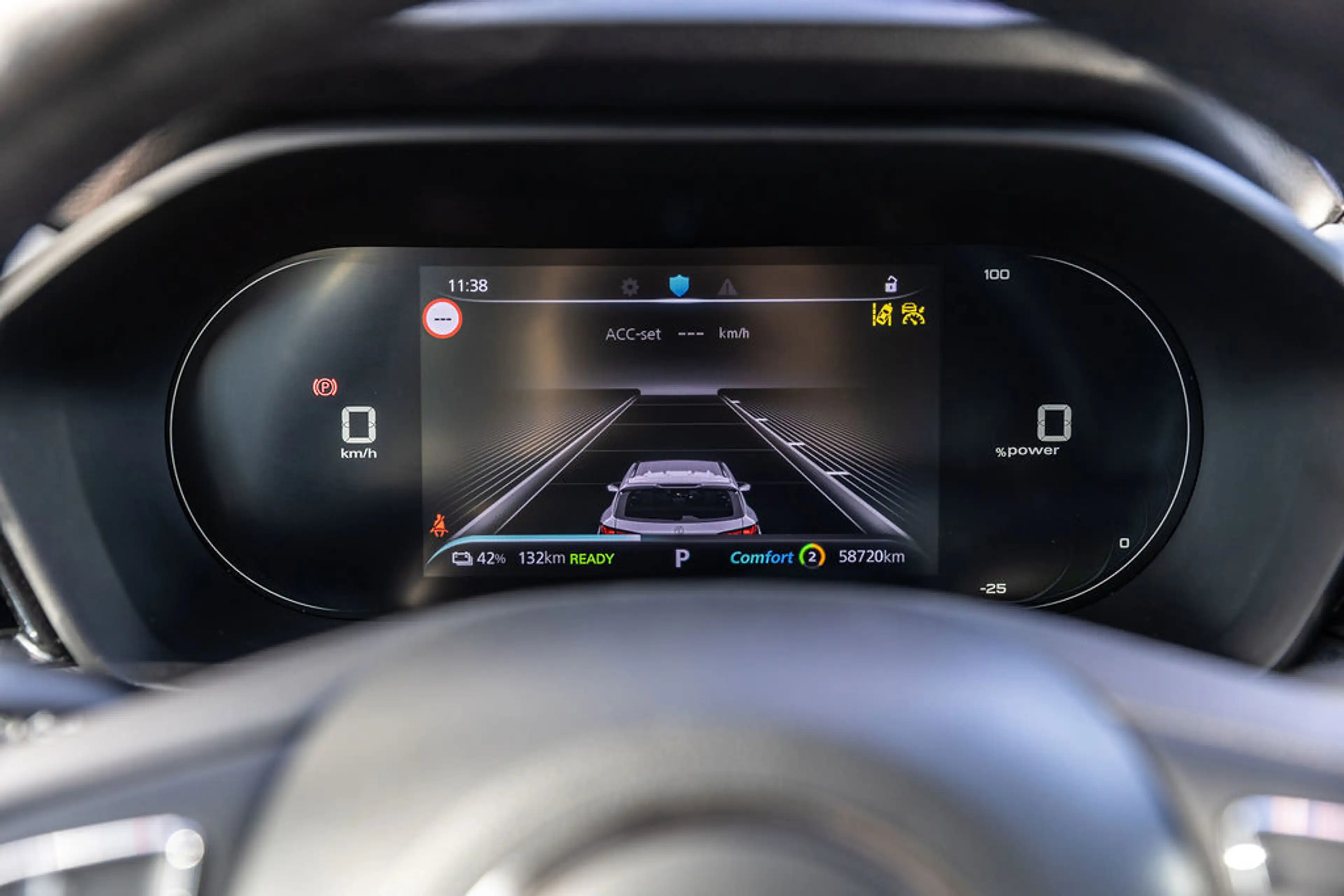 MG MG5 Electric Long Range Luxury 61 kWh Black — photo 5
