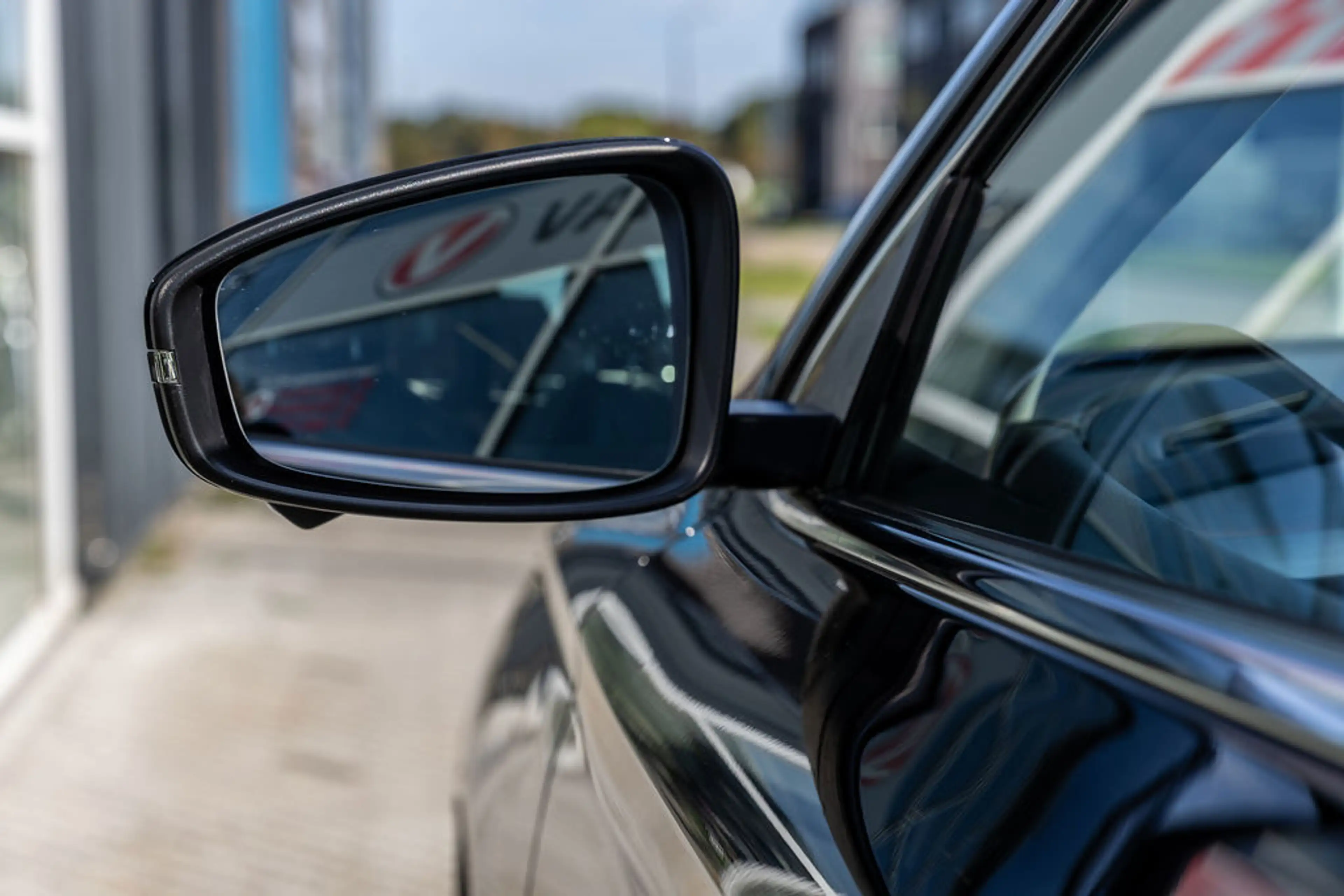 MG MG5 Electric Long Range Luxury 61 kWh Black — photo 30