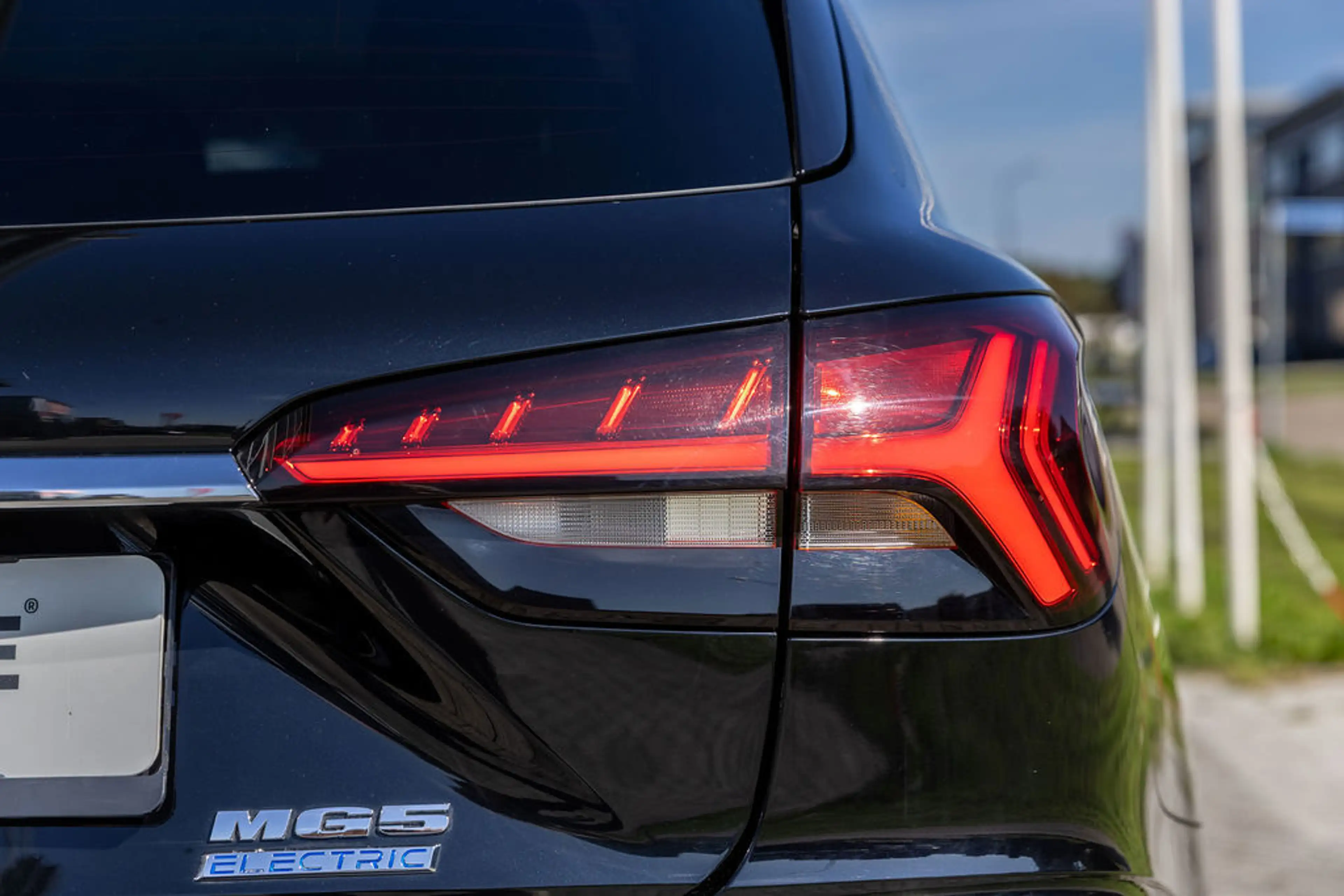 MG MG5 Electric Long Range Luxury 61 kWh Black — photo 41