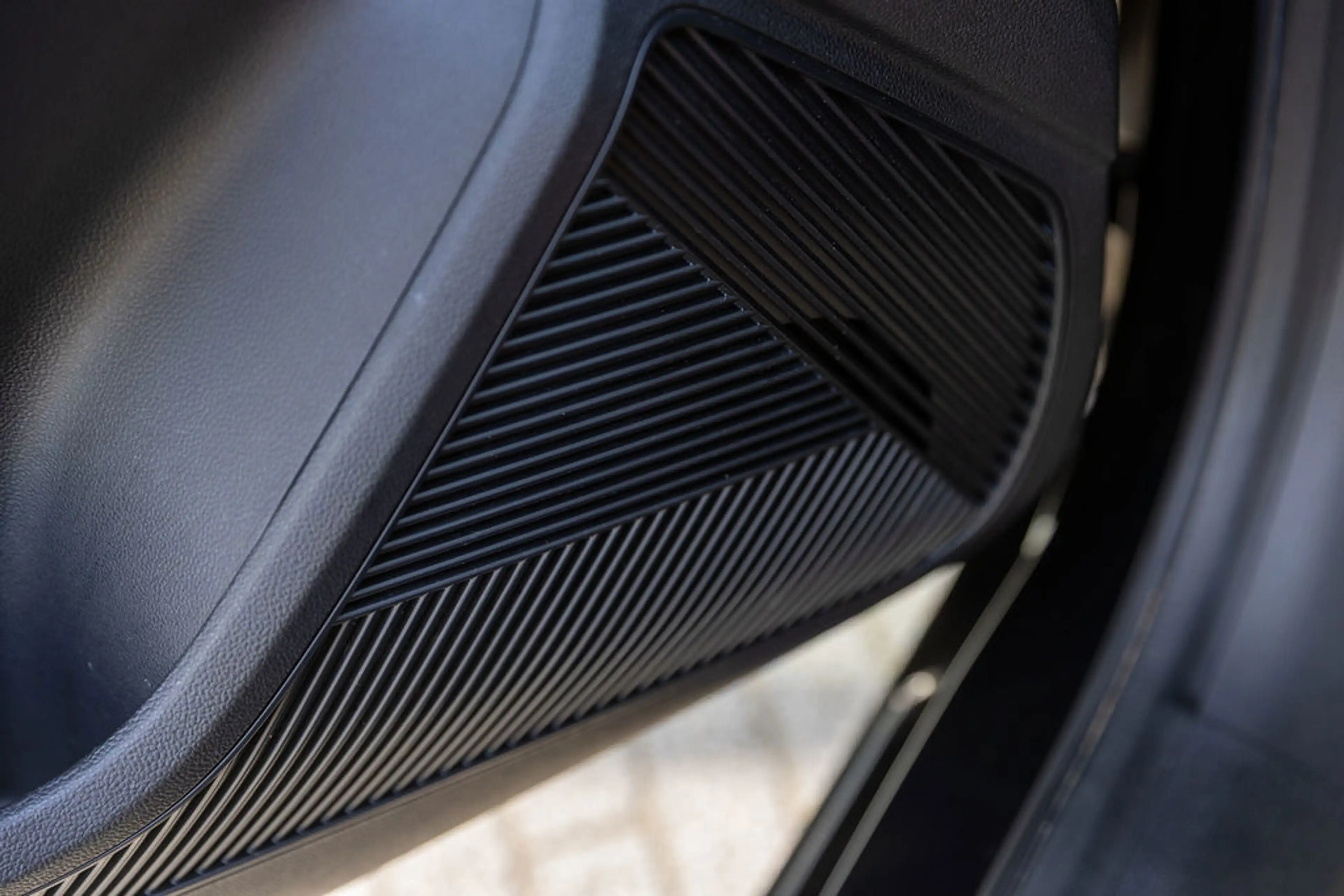 MG MG5 Electric Long Range Luxury 61 kWh Black — photo 22