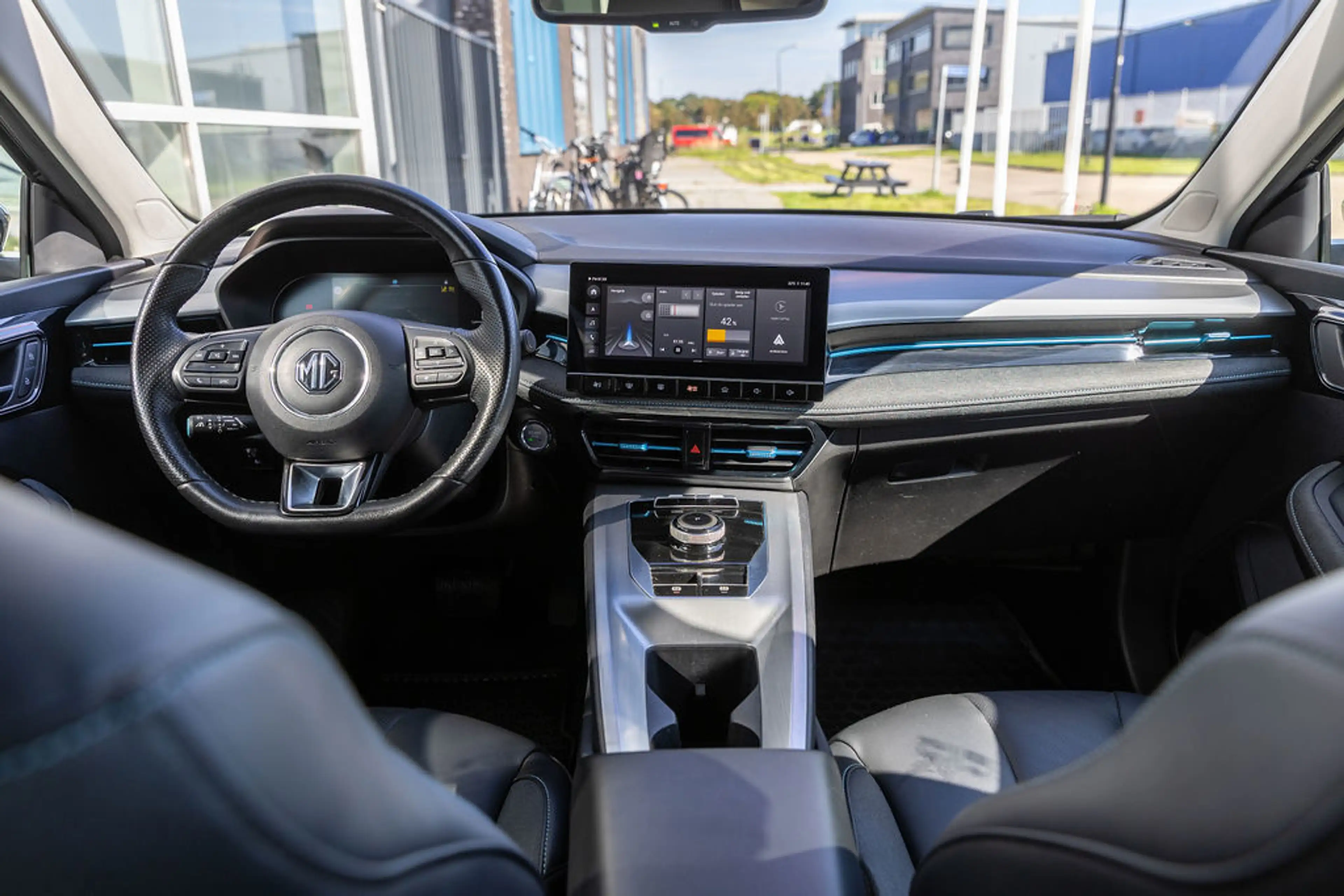 MG MG5 Electric Long Range Luxury 61 kWh Black — photo 36