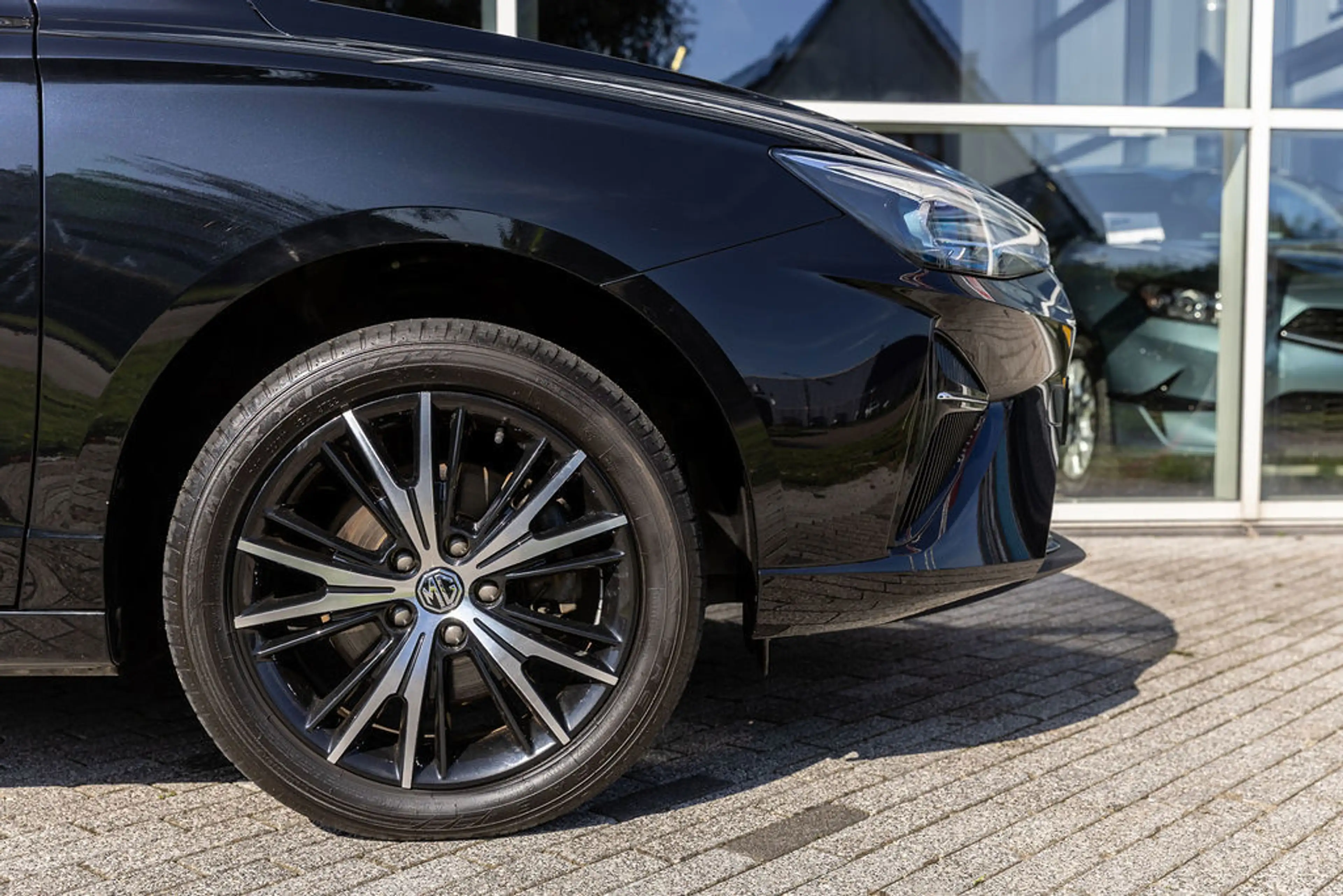MG MG5 Electric Long Range Luxury 61 kWh Black — photo 43